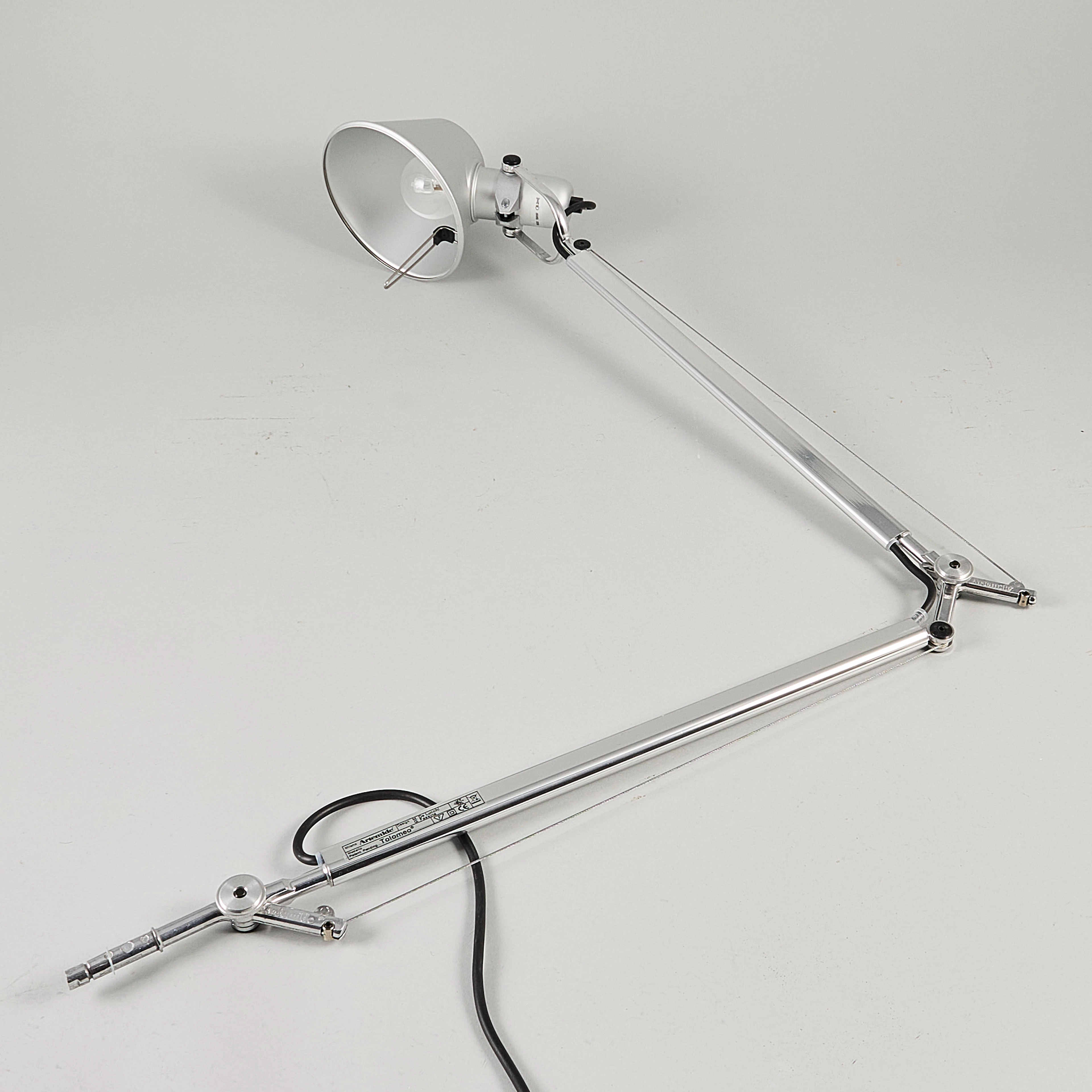M. DE LUCCHI & G. FASSINA. Skrivbordslampa för Artemide, med bordsfäste