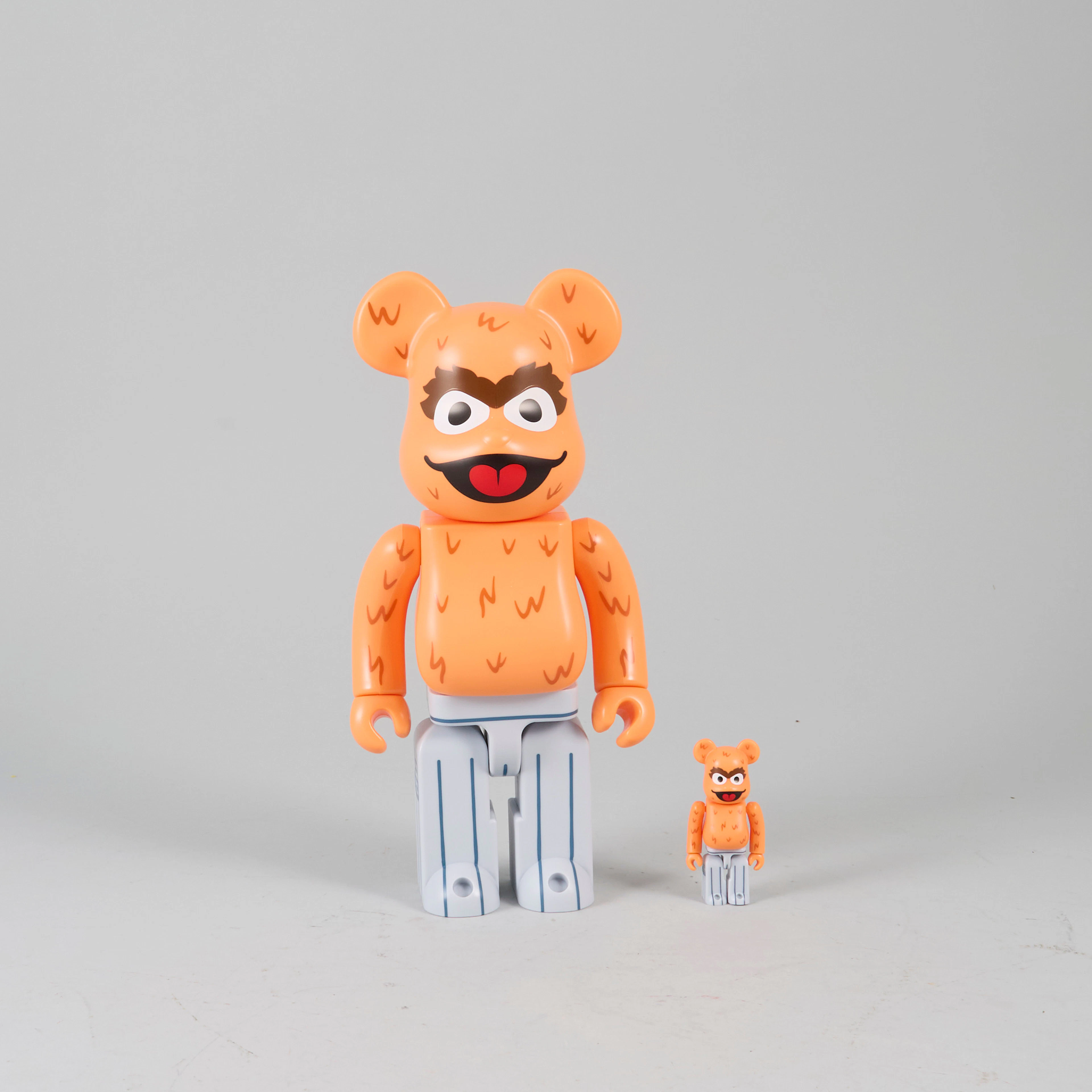 SKULPTURER, Bearbrick, Medicom toy, "100 & 400 procent", Japan.