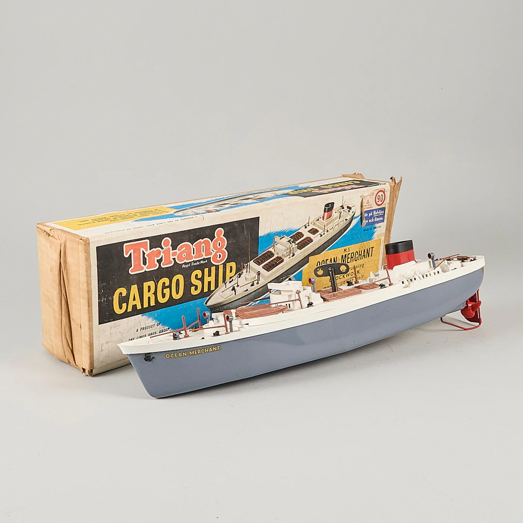 MODELLBÅT, Tri-ang Cargo ship, i originalkartong.