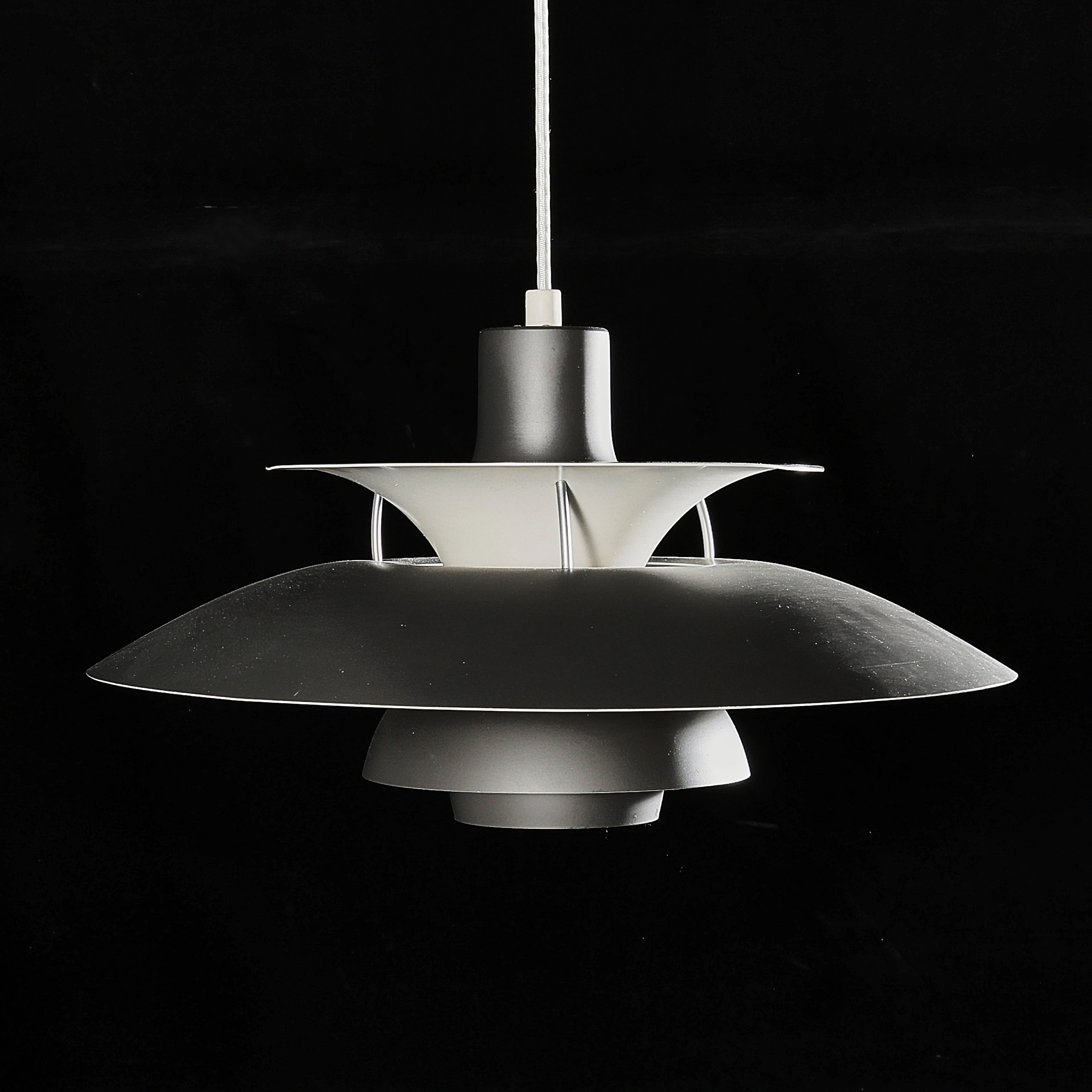 PH-lampa, PH5, Poul Henningsen för Louis Poulsen, Danmark.