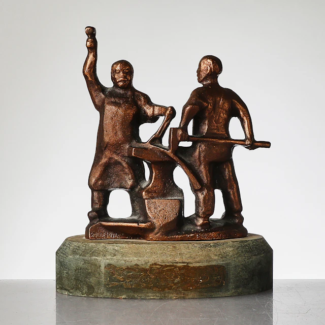 ALLAN EBELING. Skulptur, "Smederna", Signerad Ebeling Torshälla, Smederna