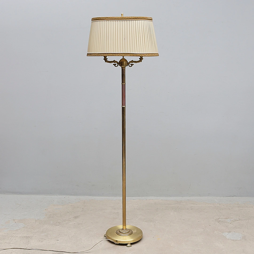GOLVLAMPA, Mässing.