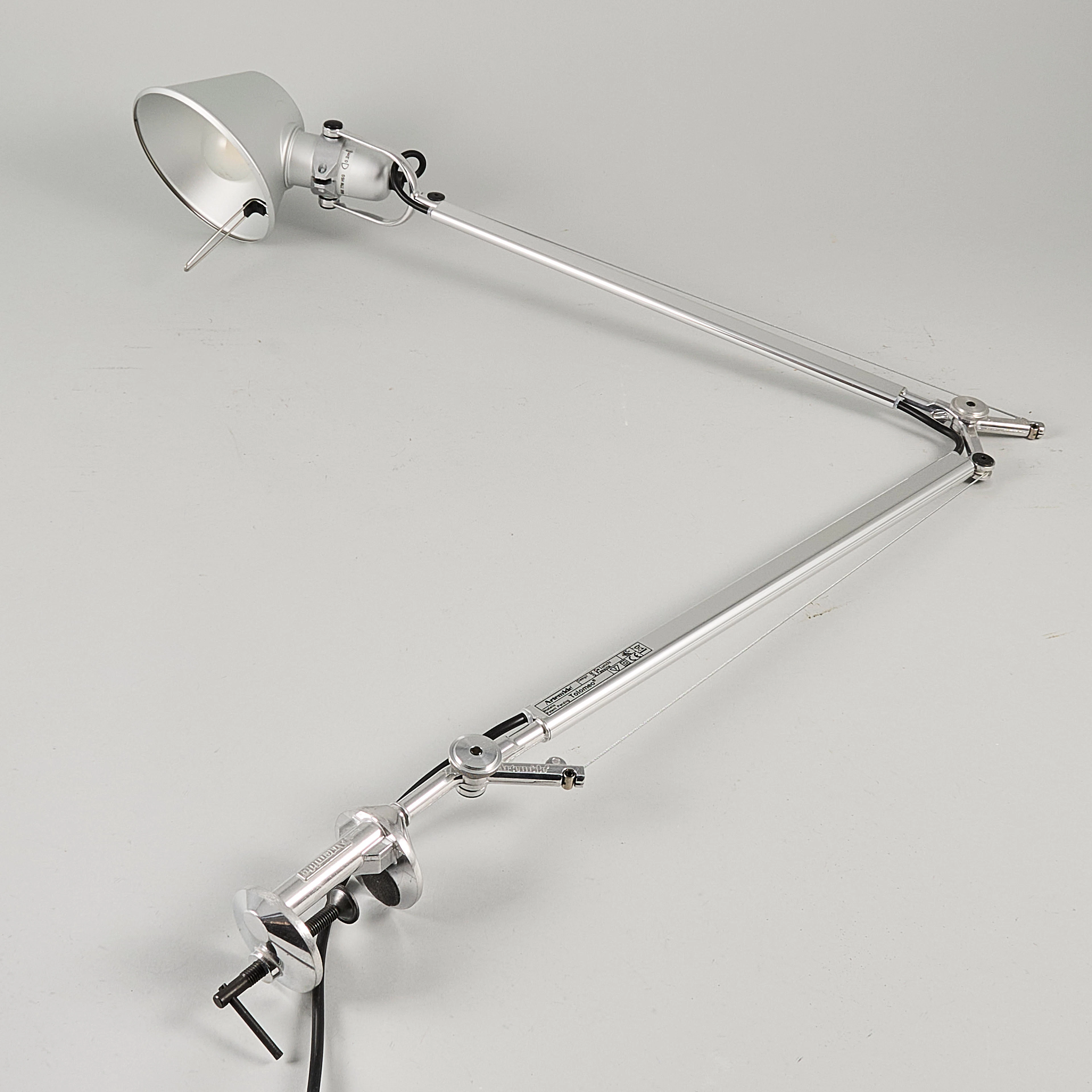 M. DE LUCCHI & G. FASSINA. Skrivbordslampa för Artemide, med bordsfäste
