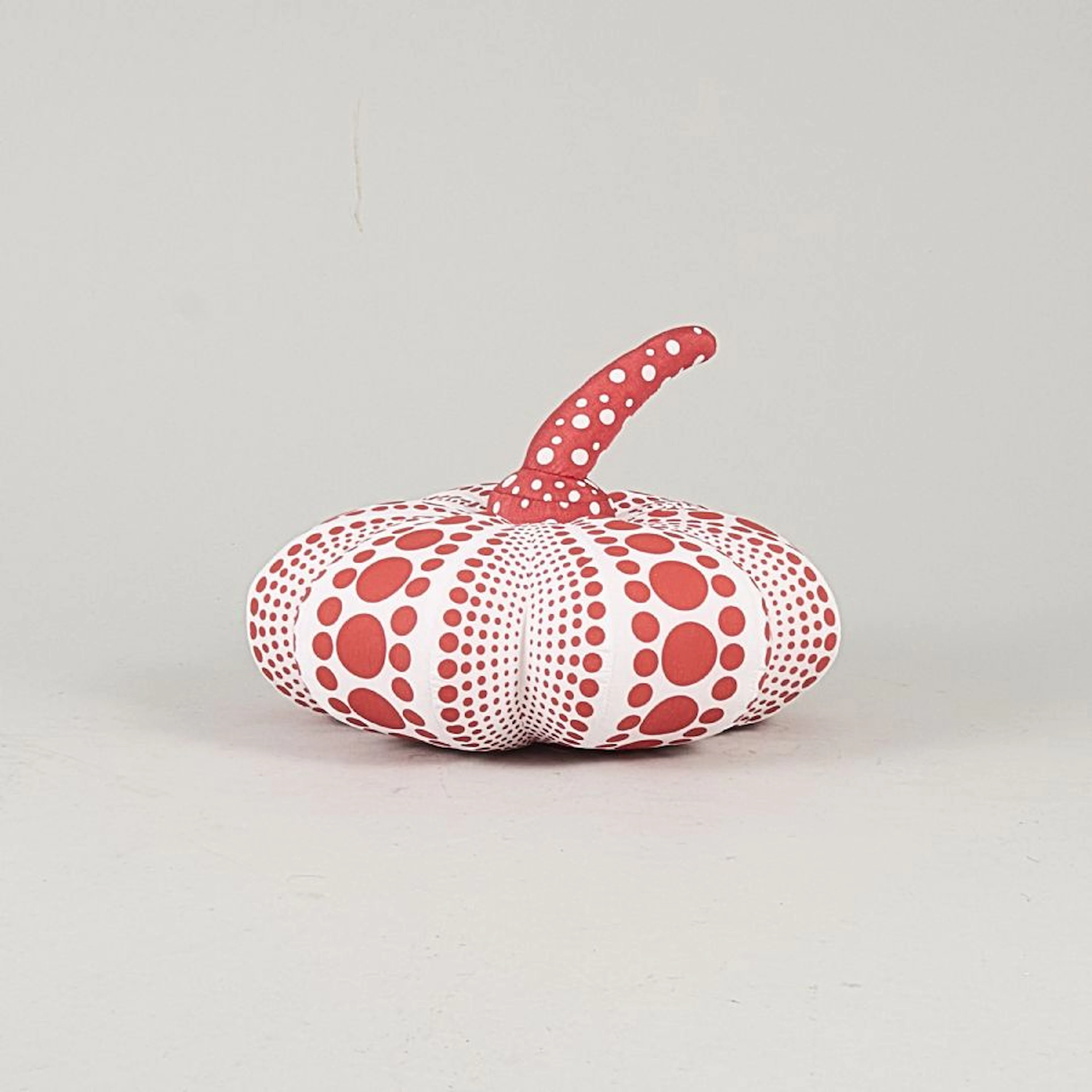 Skulptur, design: Yayoi Kusama (f. 1929)