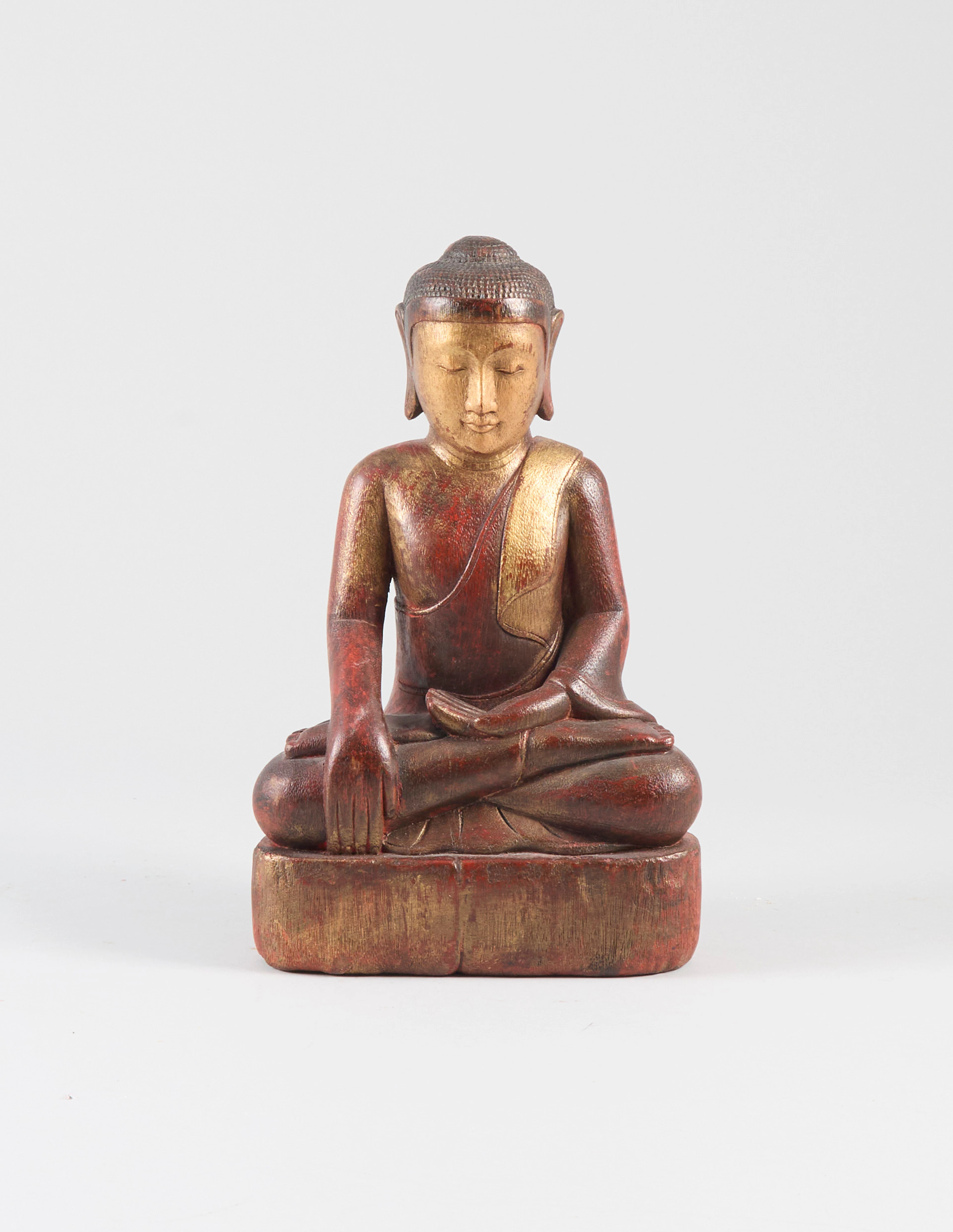 Skulptur Buddha, bemålat trä.