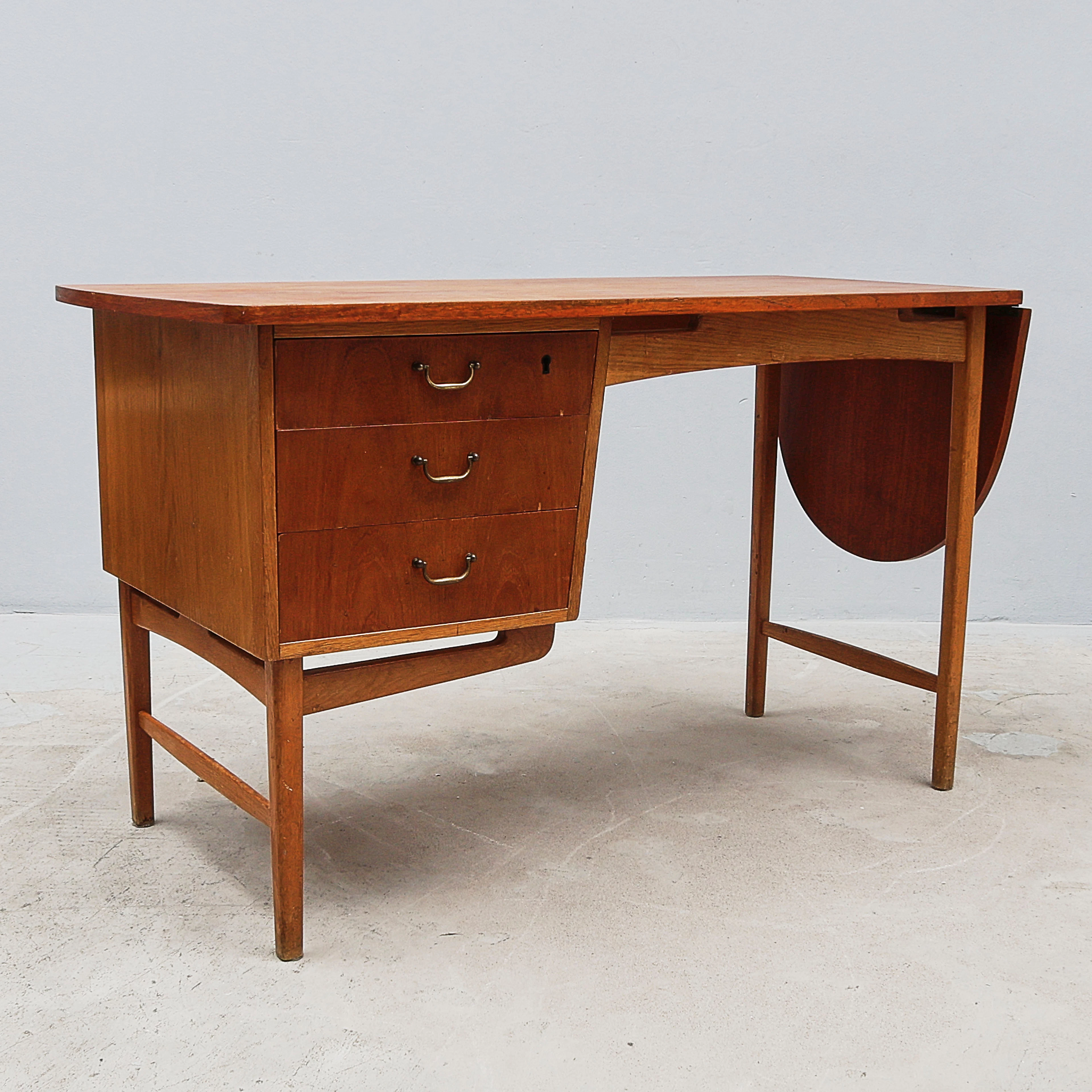 SKRIVBORD, teak, 1900-talets mitt.