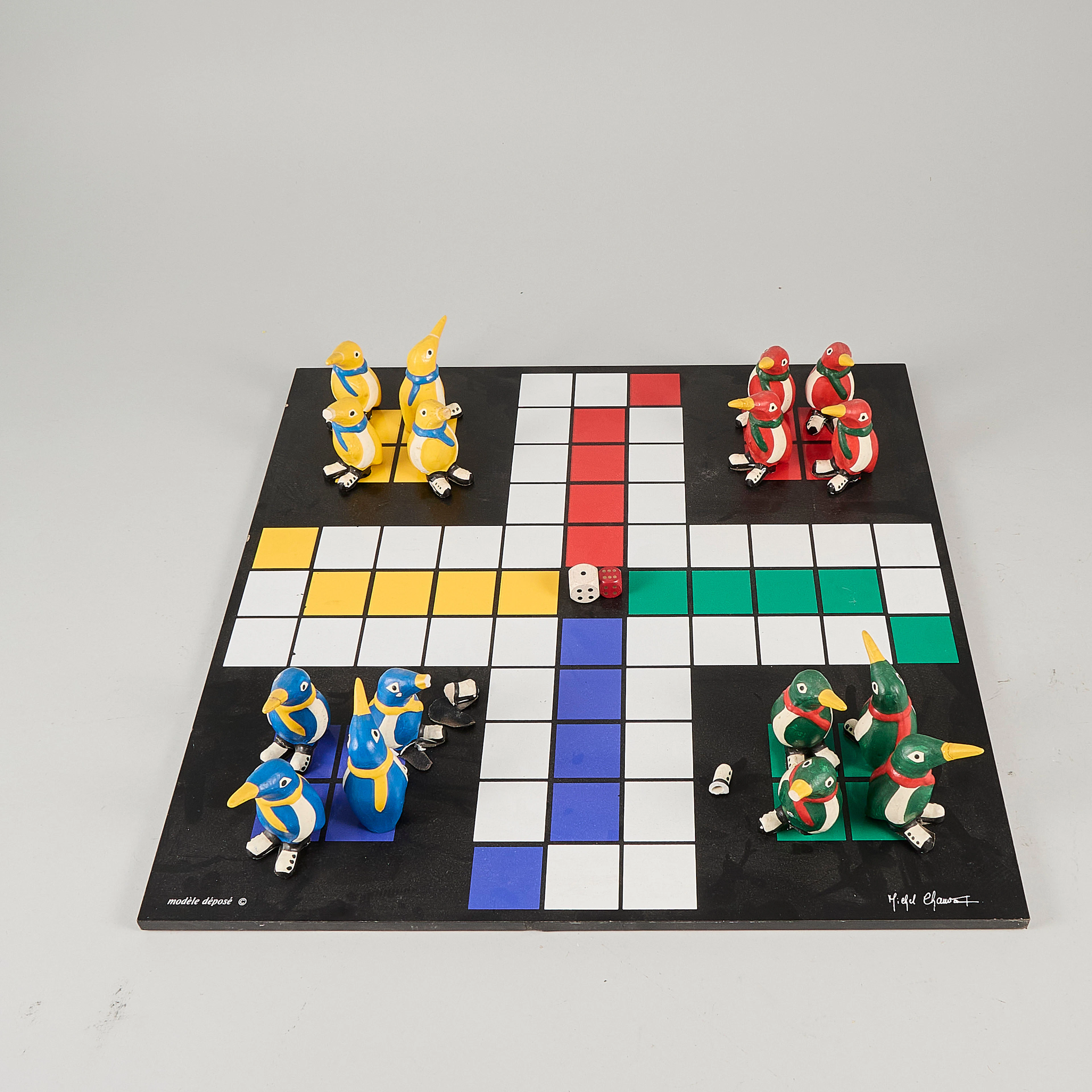 MICHEL CHAUVARD. Fia med knuff, Bräde + skulpturer, "Deco play".