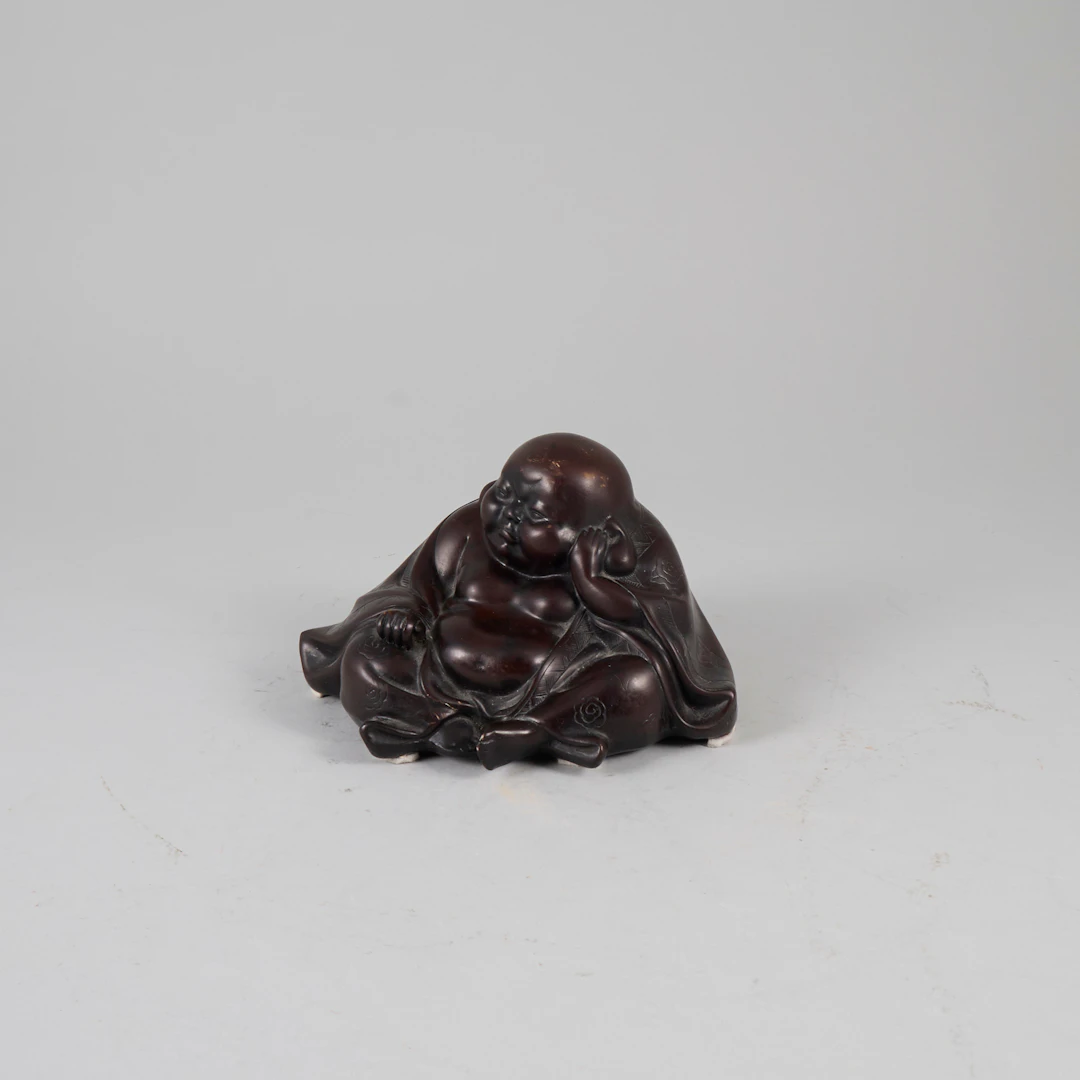 SKULPTUR, Buddha med erotiskt motiv, konstmassa.