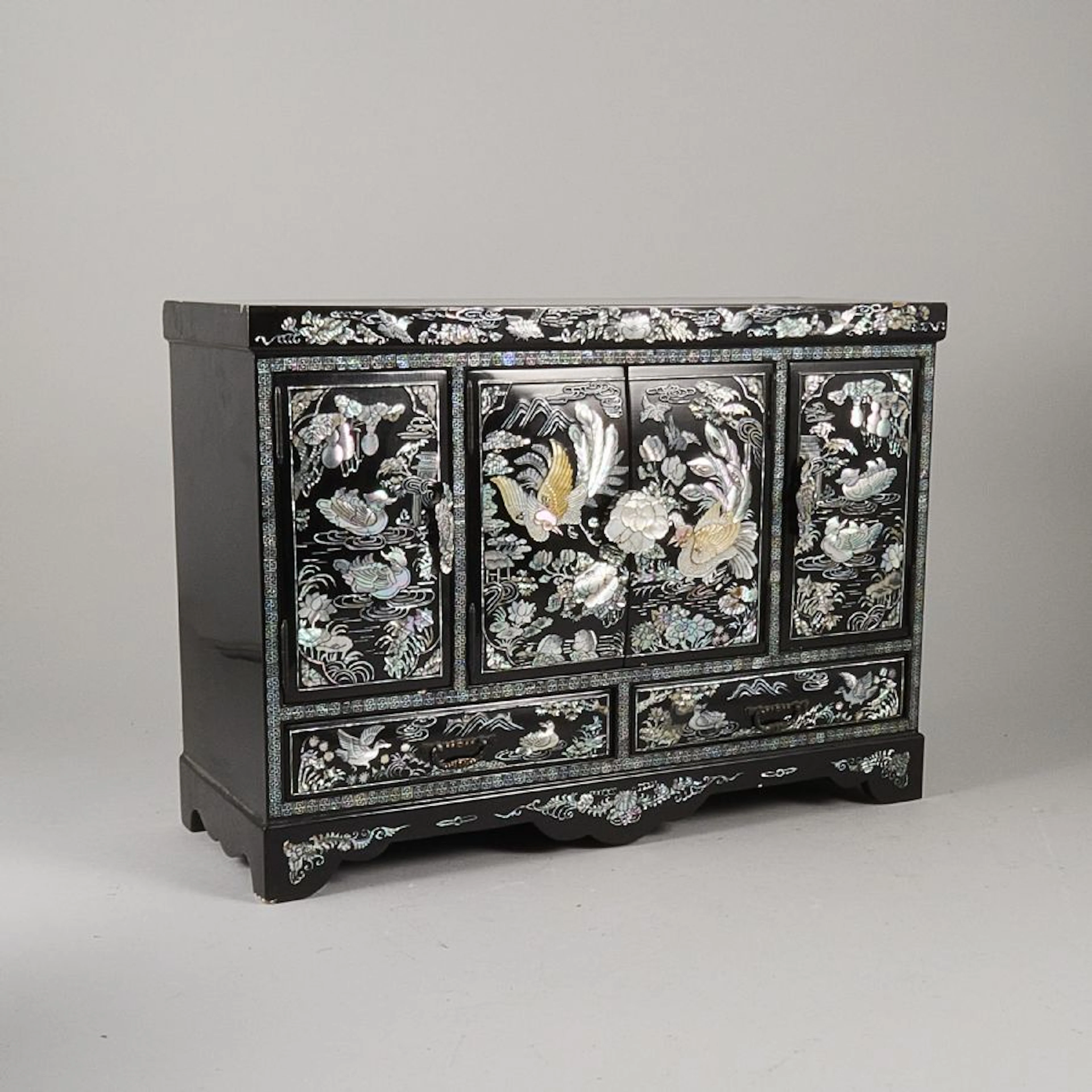 Smyckeskrin, Orientalisk. Längd: 54 cm