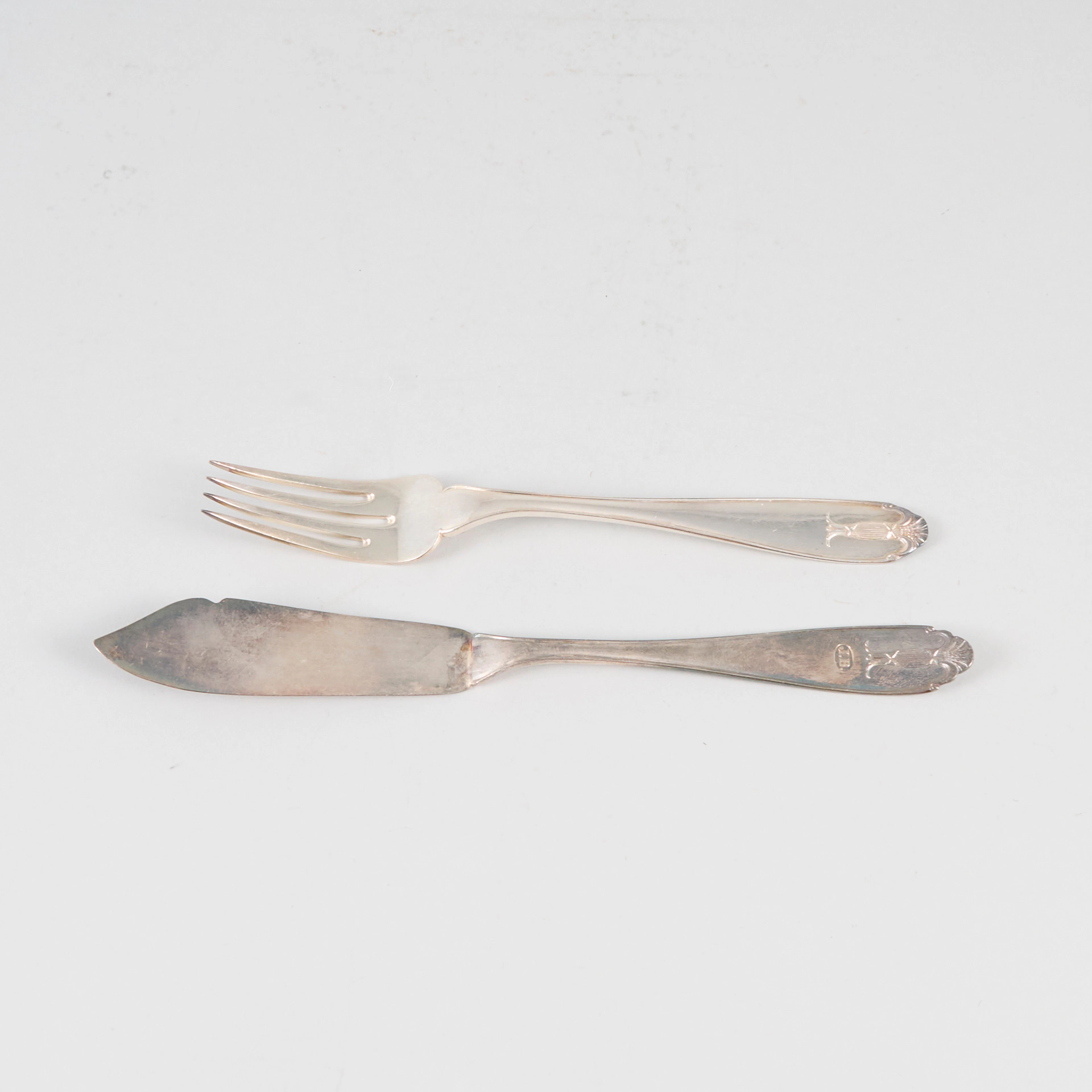 FISKBESTICK, 12 + 12 del, Nysilver, Modell Vasa, delvis monogram.