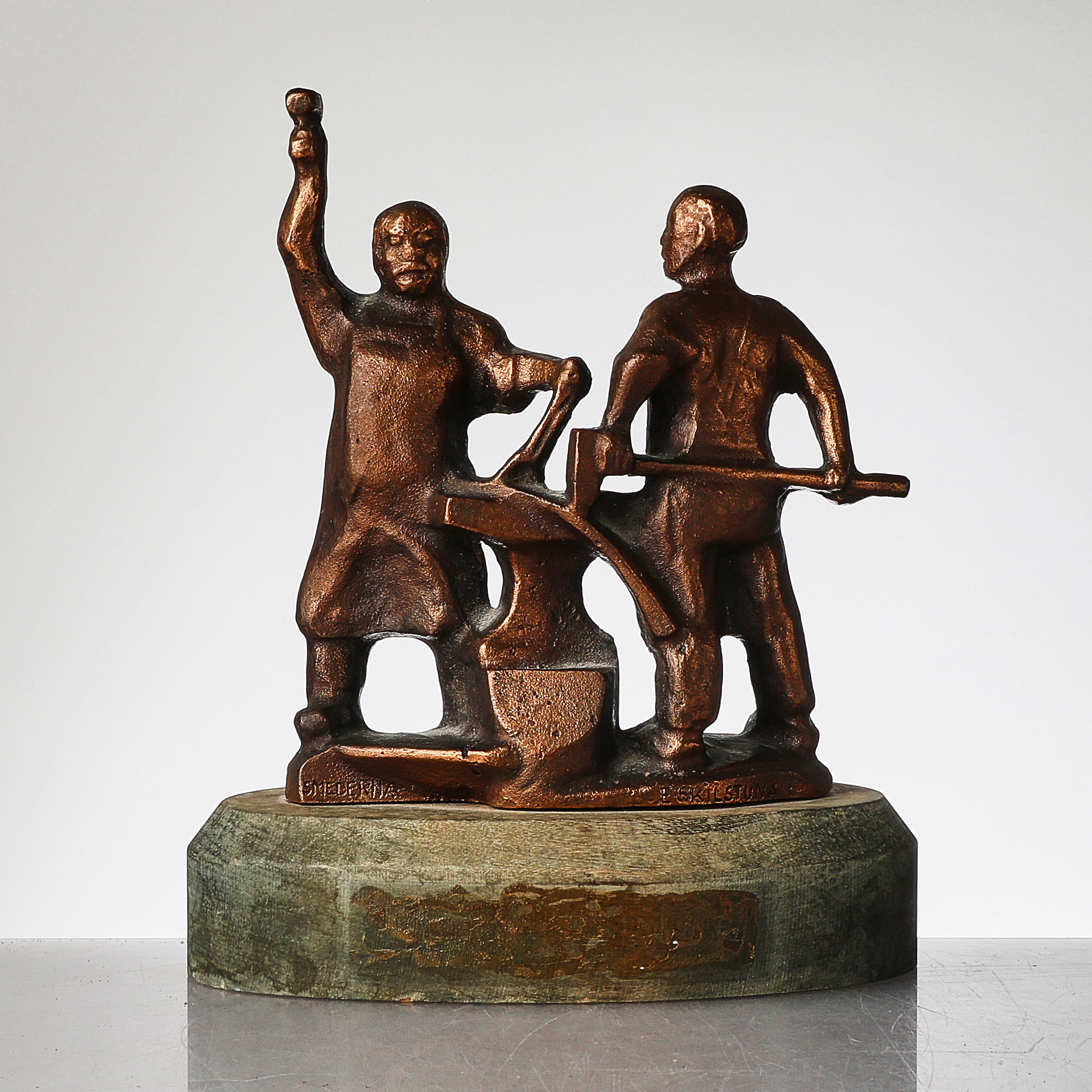 ALLAN EBELING. Skulptur, "Smederna", Signerad Ebeling Torshälla, Smederna