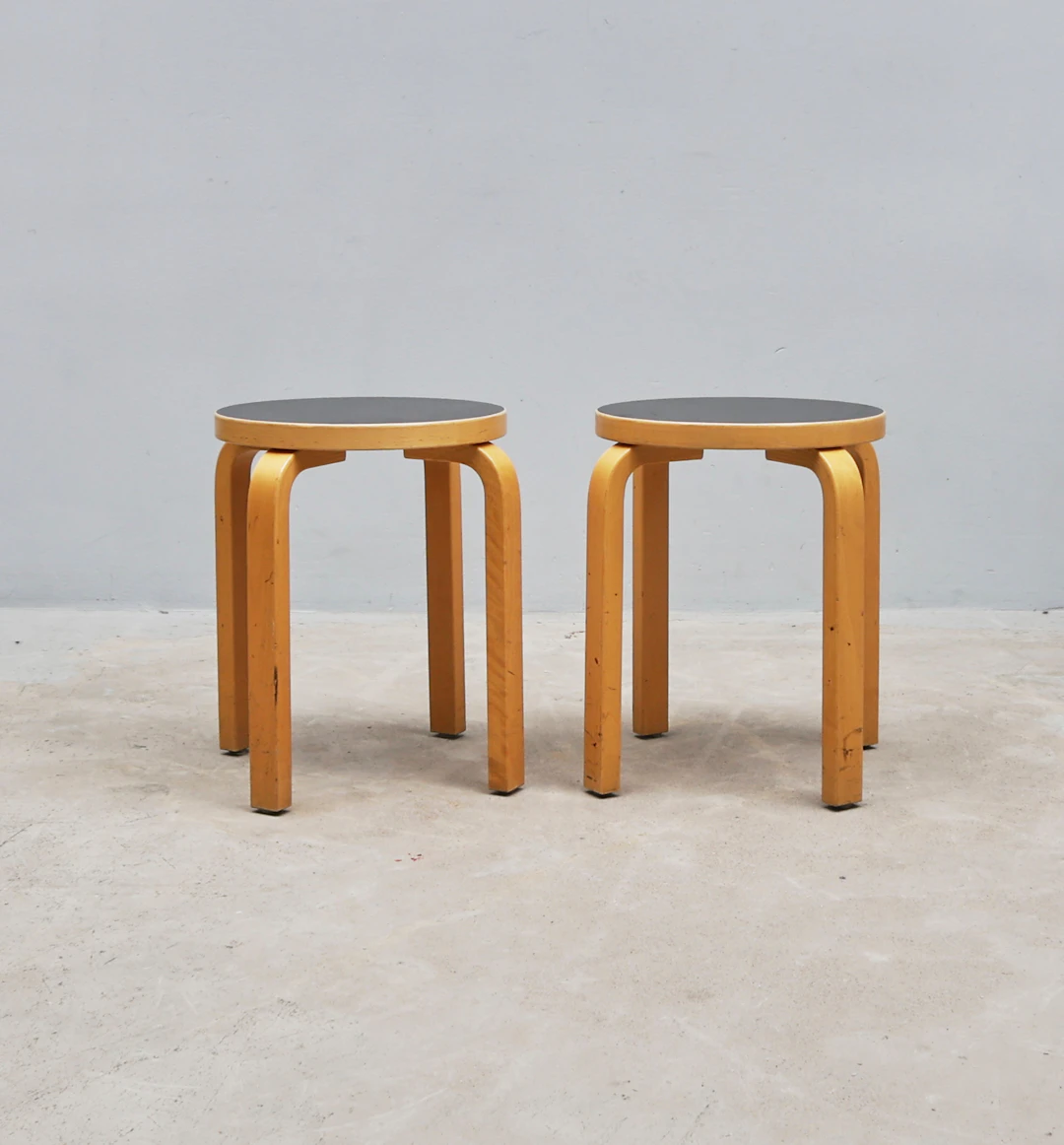 ALVAR AALTO. Pallar 2 st ej märkta.