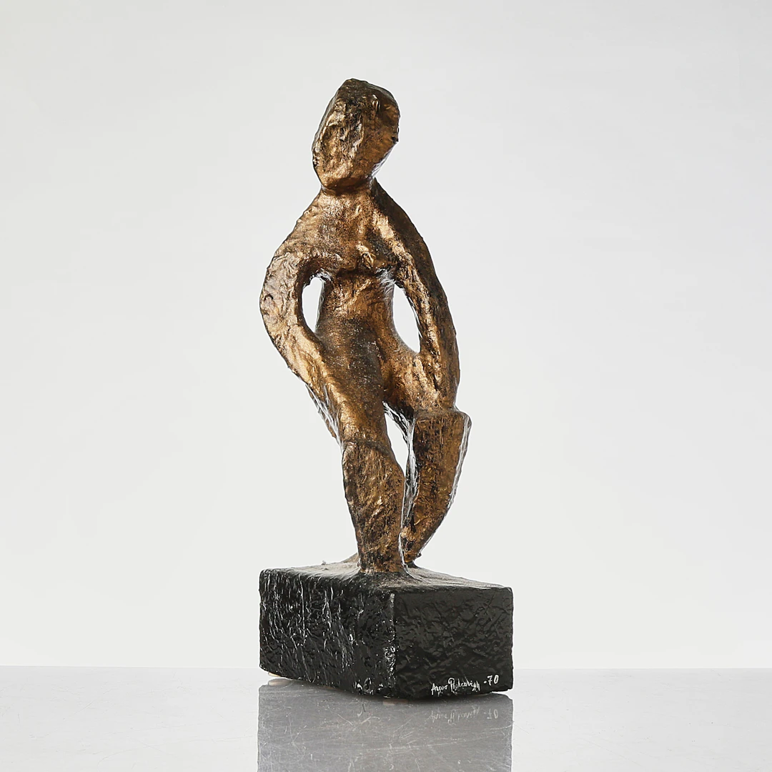 OIDENTIFIERAD KONSTNÄR. Skulptur, otydlig signatur, daterad 1970