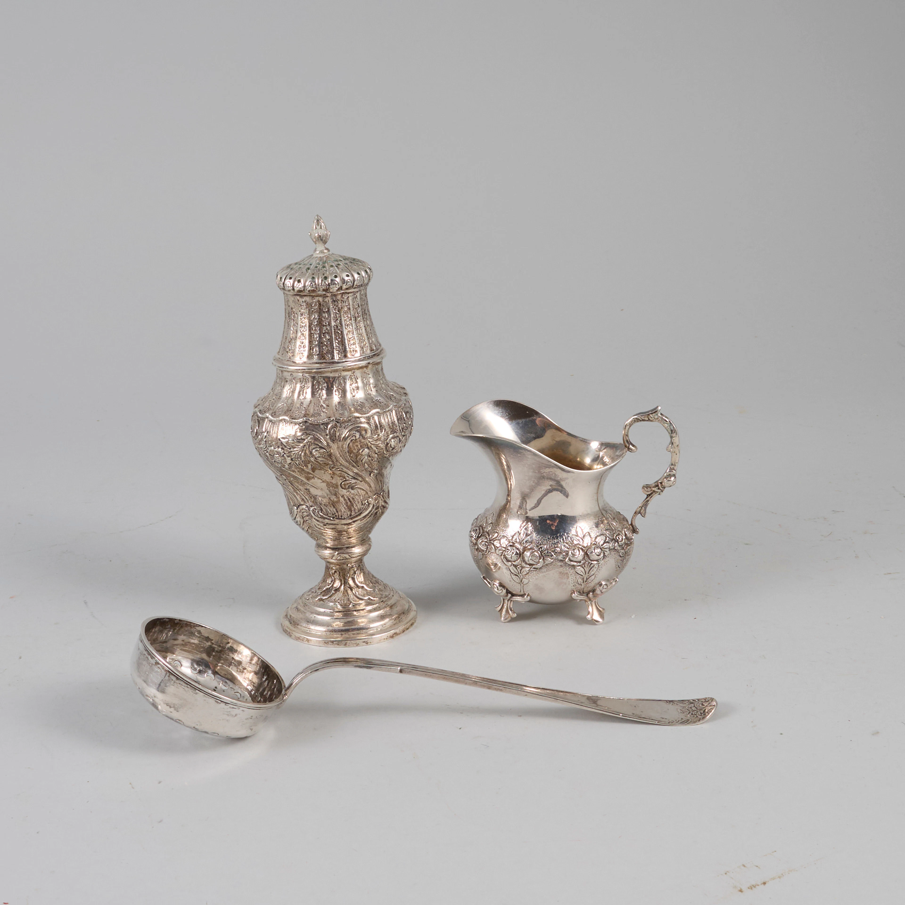 GRÄDDKANNA + STRÖARE, Silver, Vikt 160 gr ca.