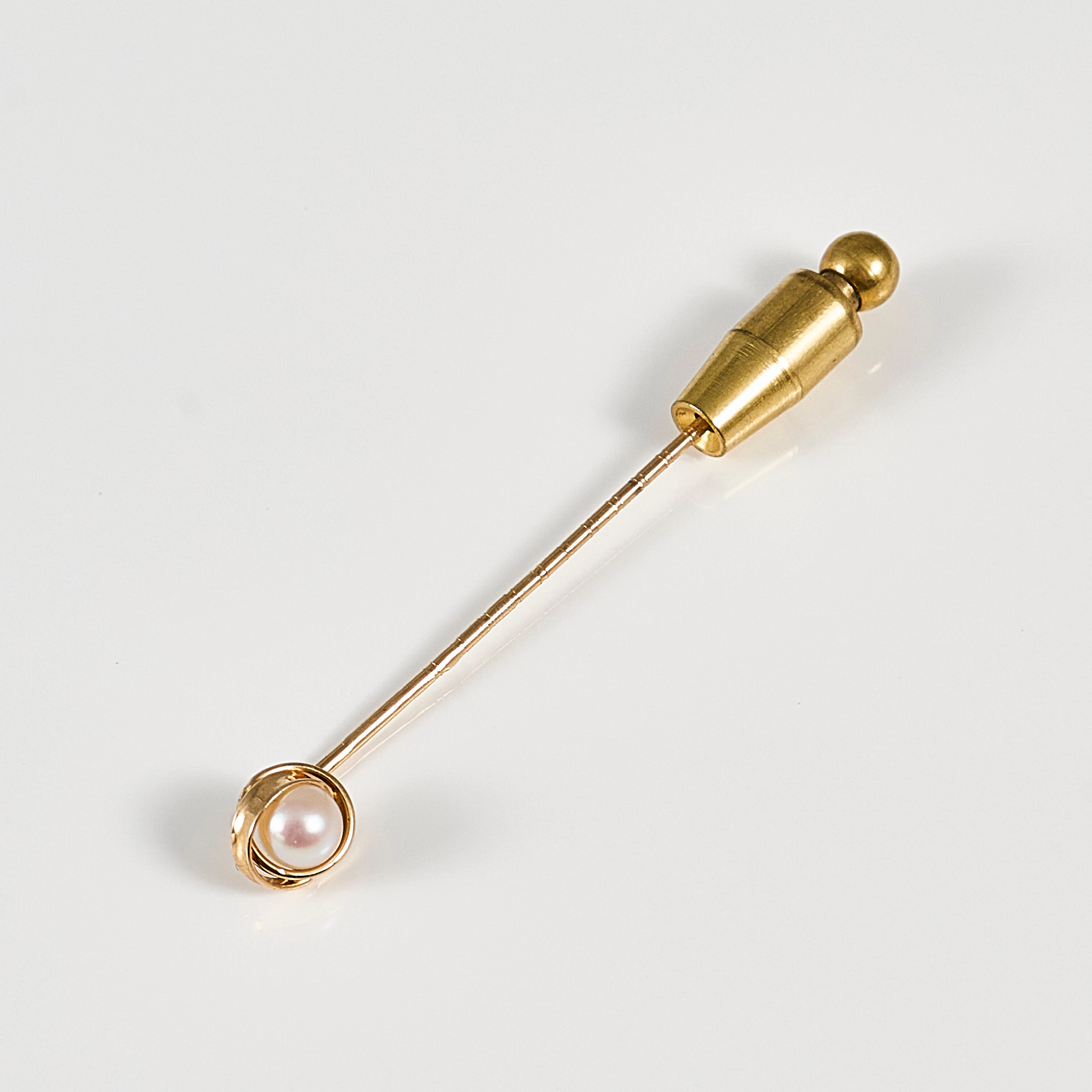 KRAVATTNÅL, 18k guld, med pärla, Alton.