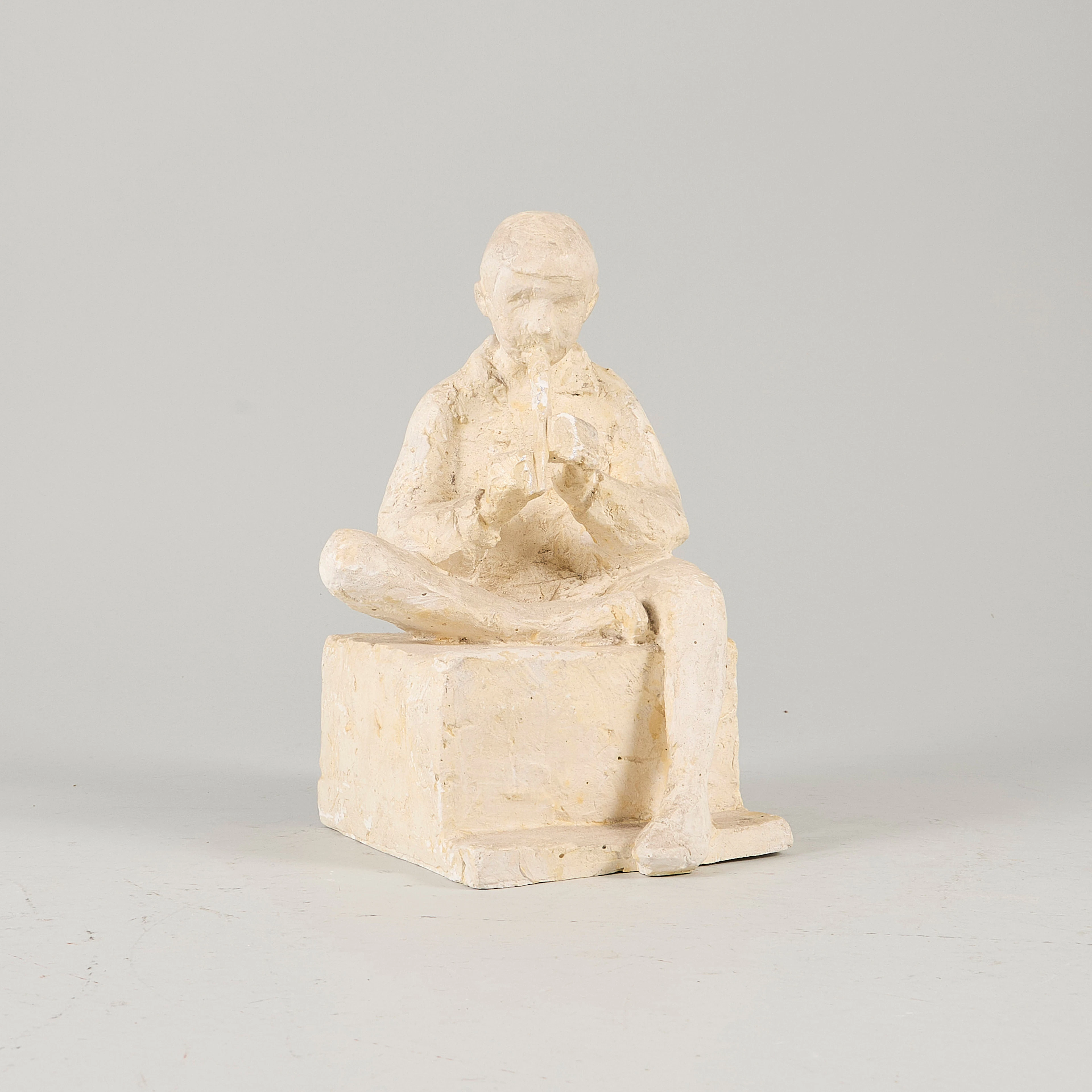 WIVE LARSSON. Skulptur, Pojke med flöjt, Signerad, Numrerad 2/65.
