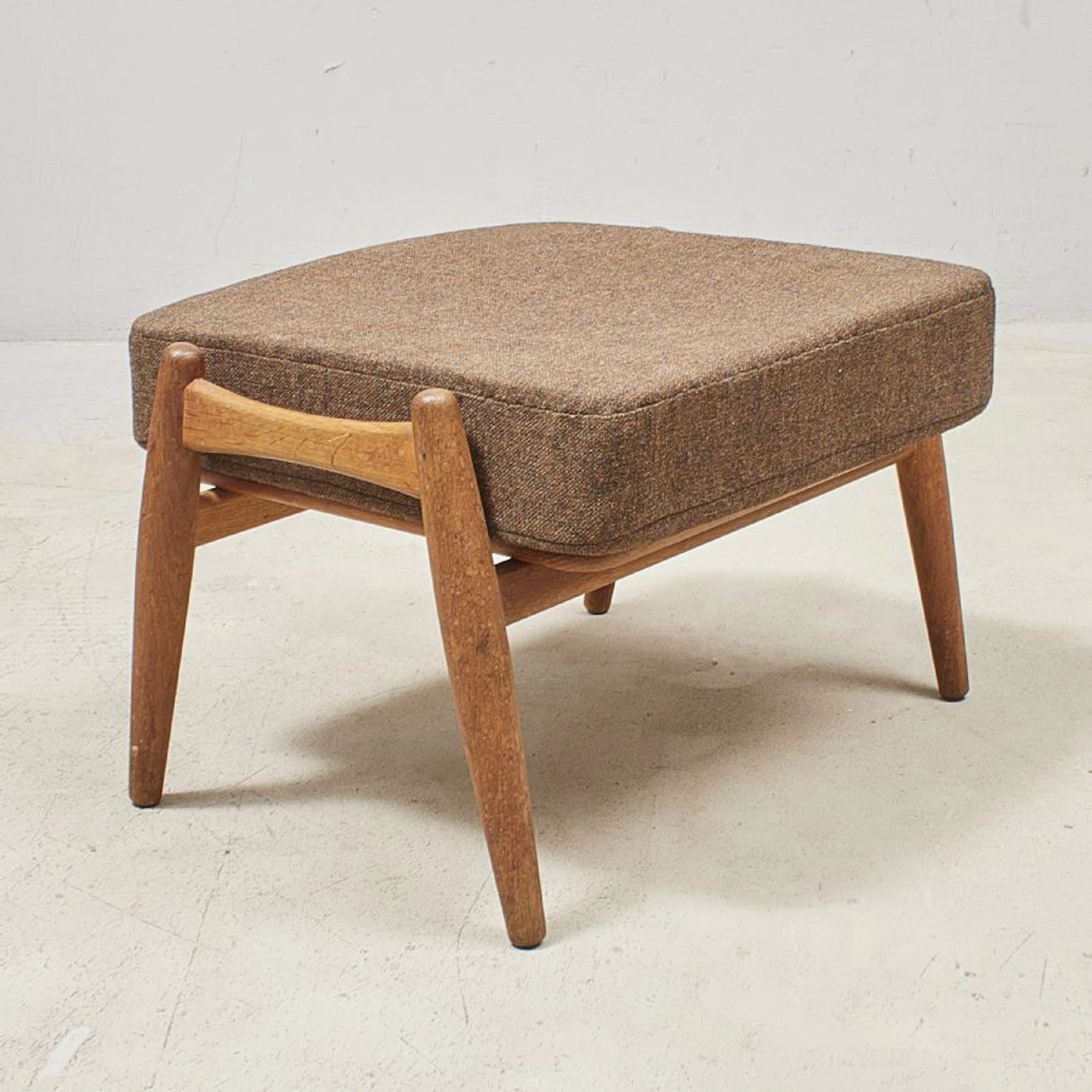 Pall, Hans J Wegner (1914-2007)