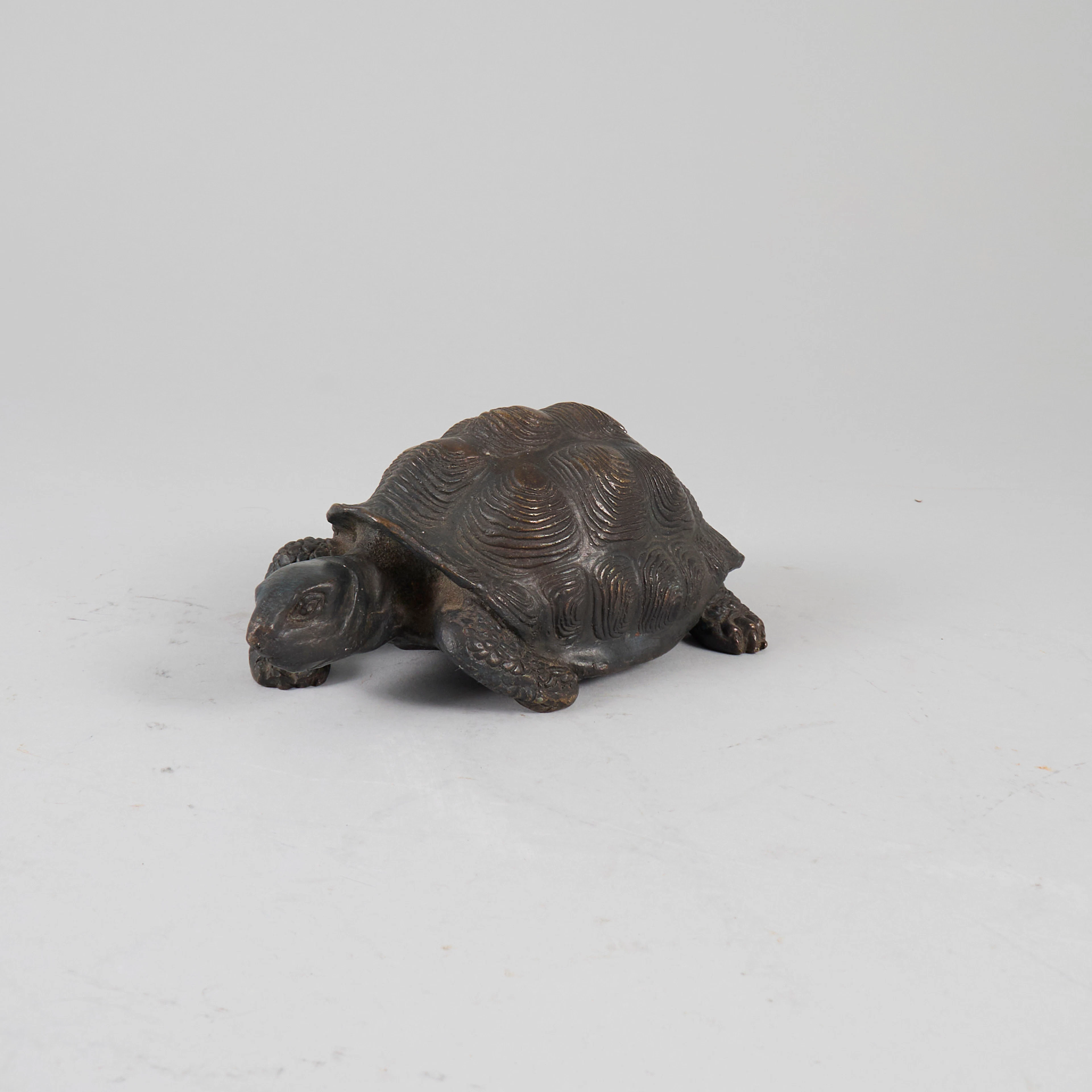 SKULPTUR, sköldpadda, patinerad metall.