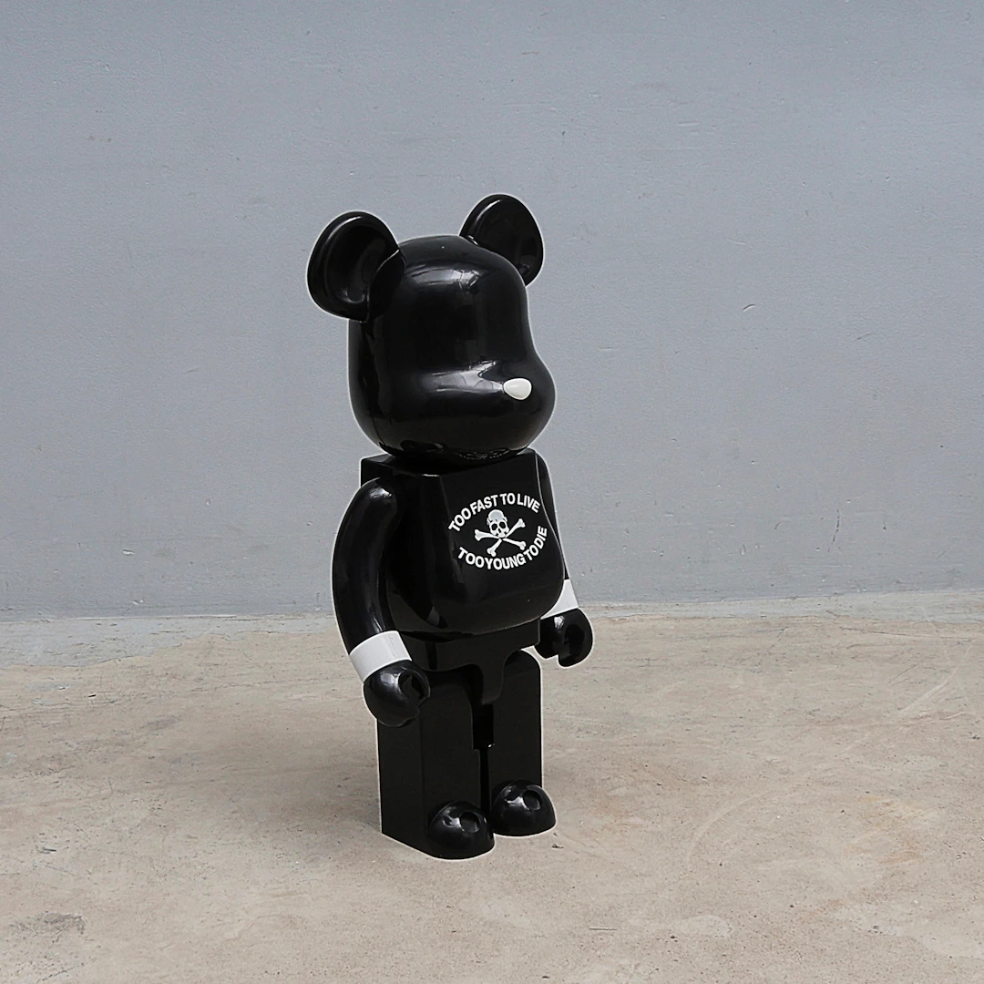 SKULPTUR, Bearbrick, 1000% "Too fast to live too young to die", Medicom