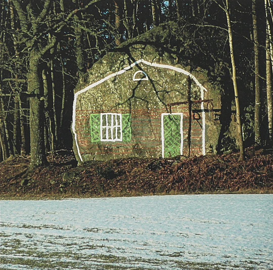 KERTIN ÅKESDOTTER. blandteknik, "Huset", signerad, duk, oramad.