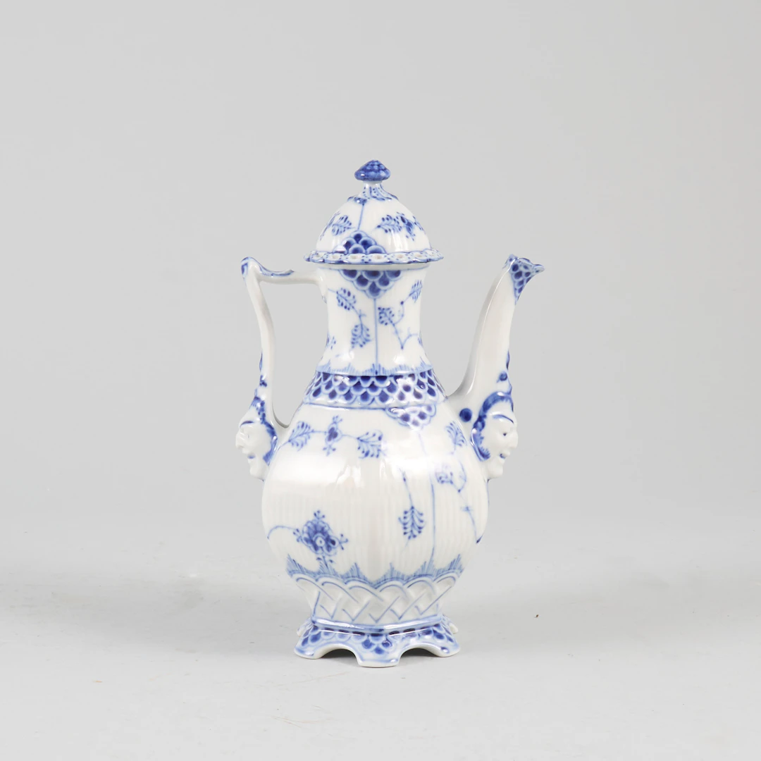 ROYAL COPENHAGEN. Mocakanna, "Musselmalet" helblond, Danmark.