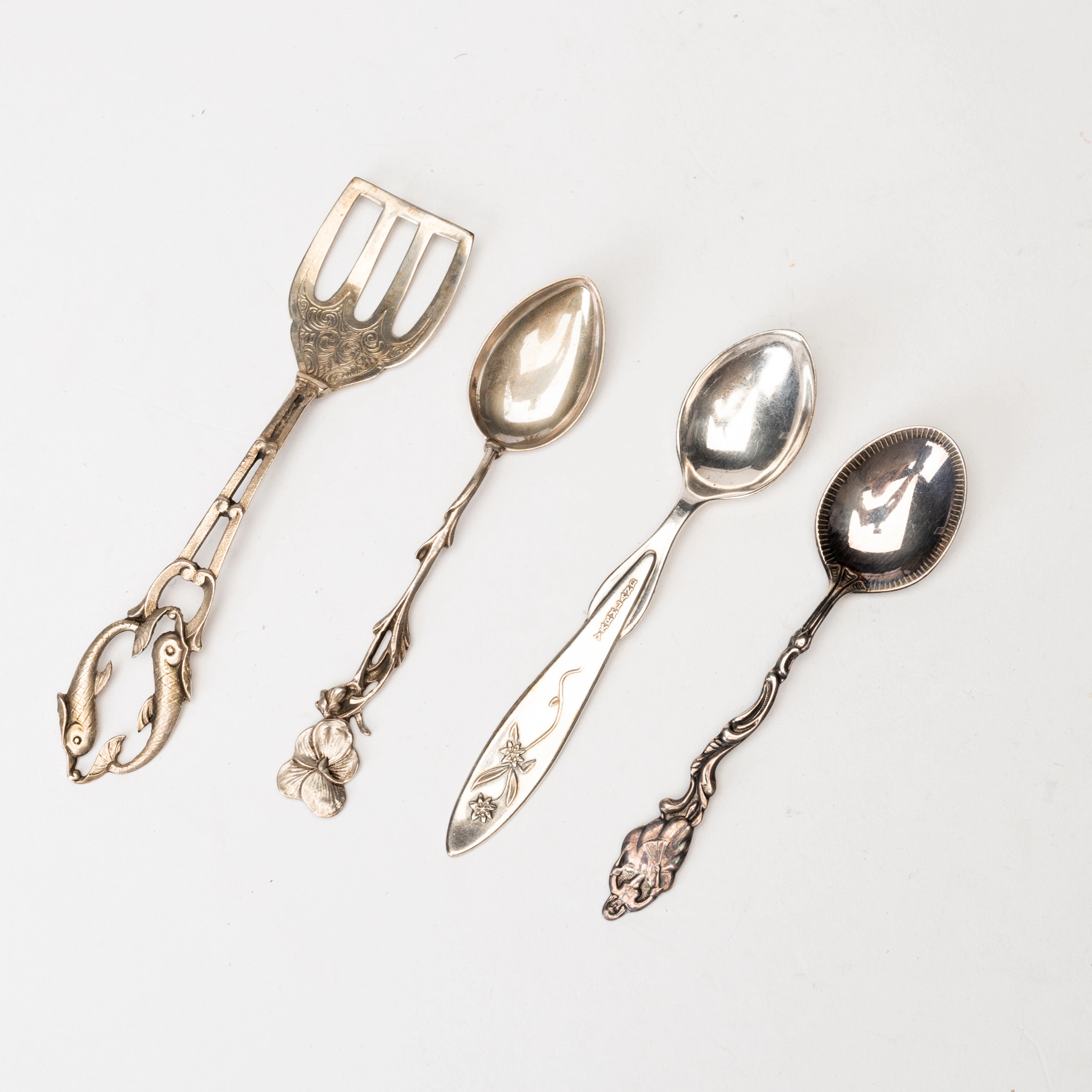 SKEDAR, 3 st samt SARDINLYFTARE, silver, bla Matsilver Ab, 1951.