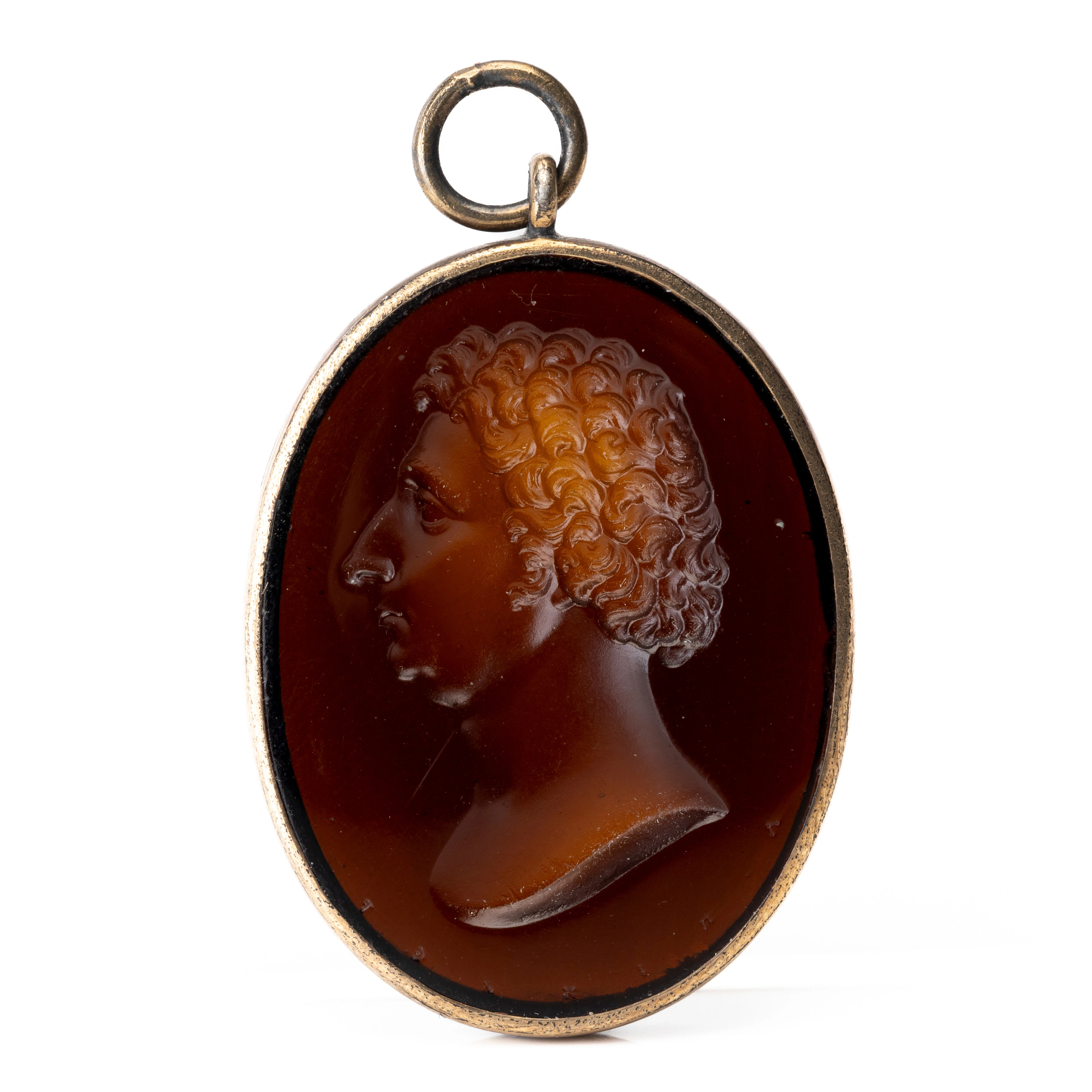 MEDALJONG, bärnstensfärgat glas, reliefporträtt av Karl XIV Johan