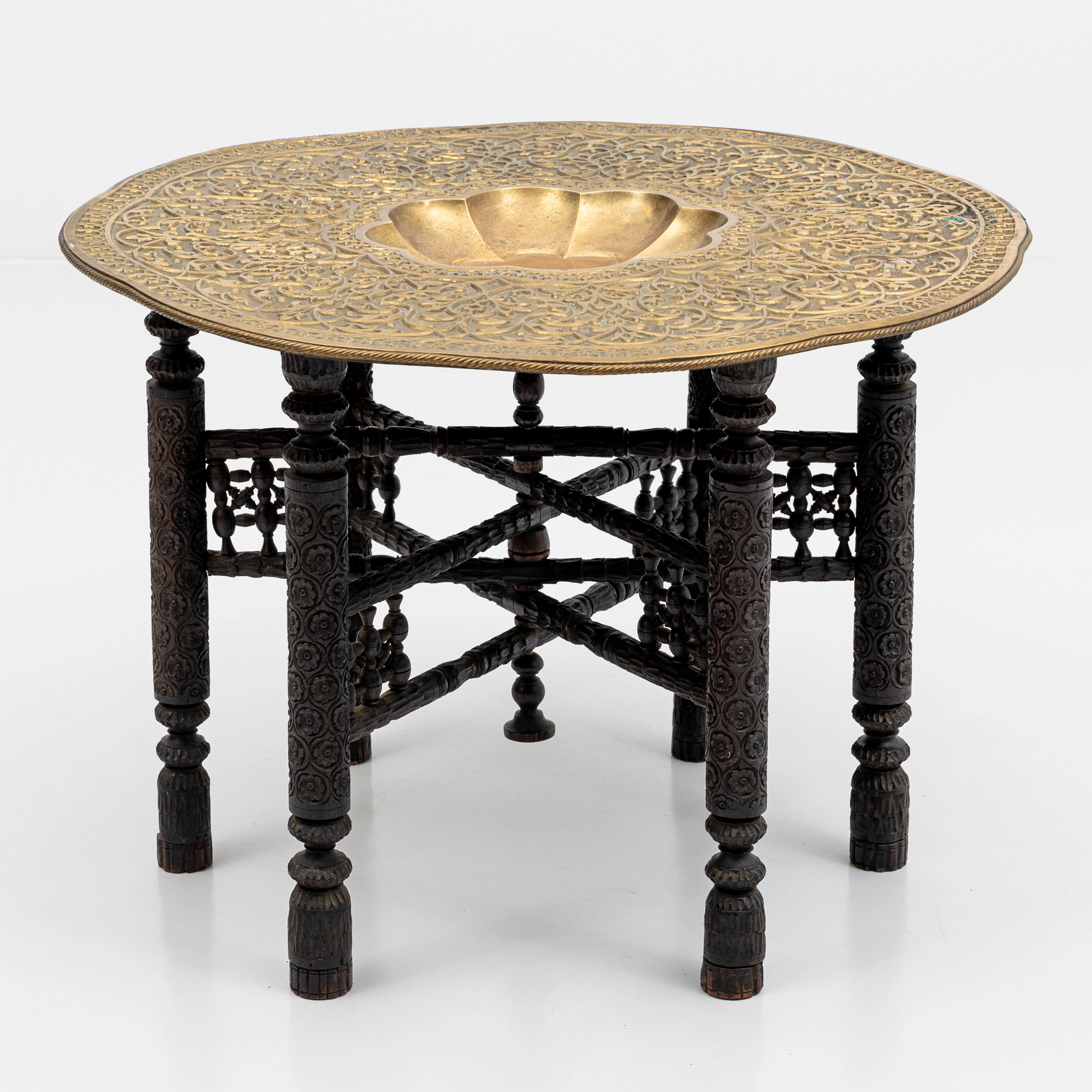 RÖKBORD, bricka av mässing, orientaliskt, 1900-tal.