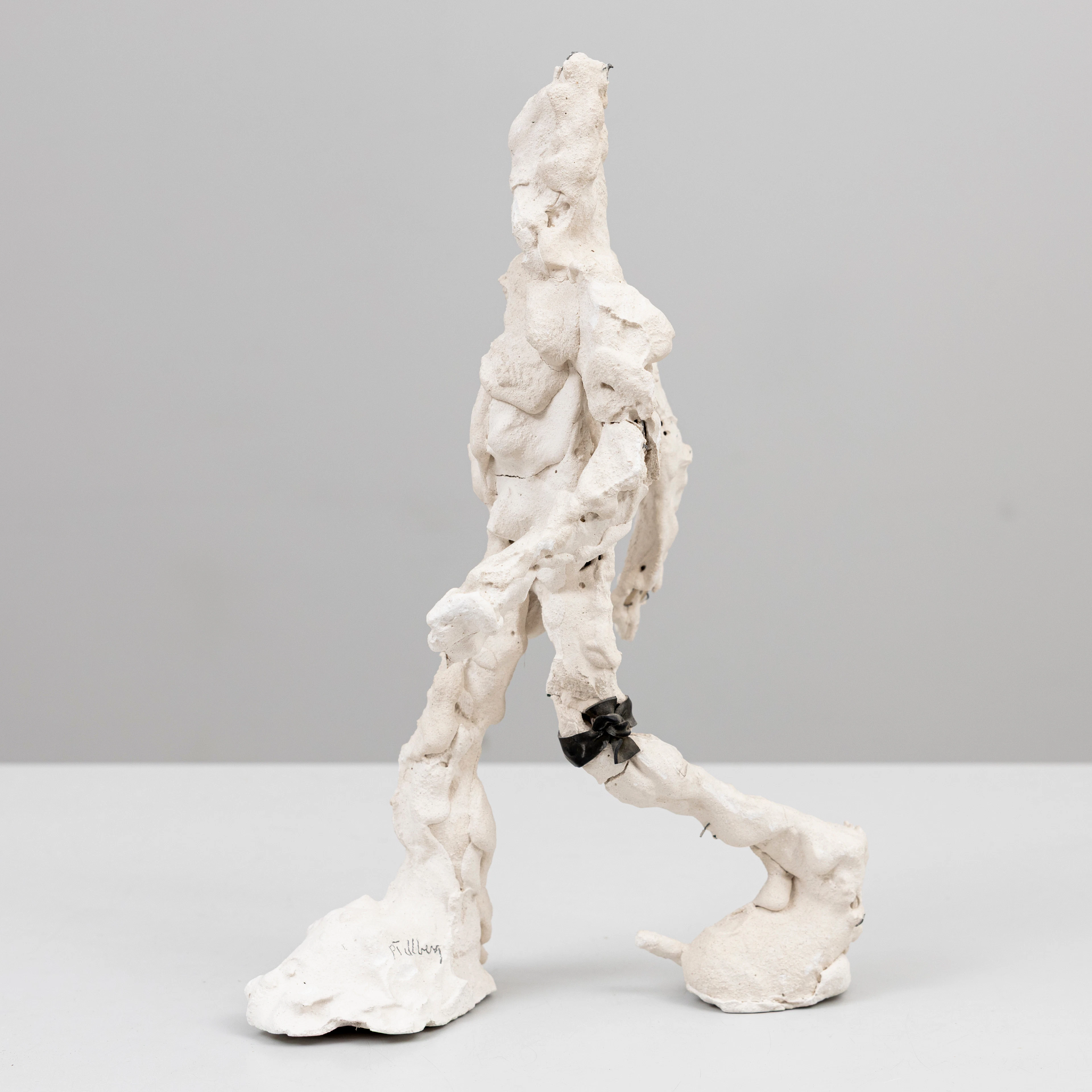 PETER TILLBERG ( 1946-). Skulptur, gips, mansfigur, signerad, P. Tillberg.