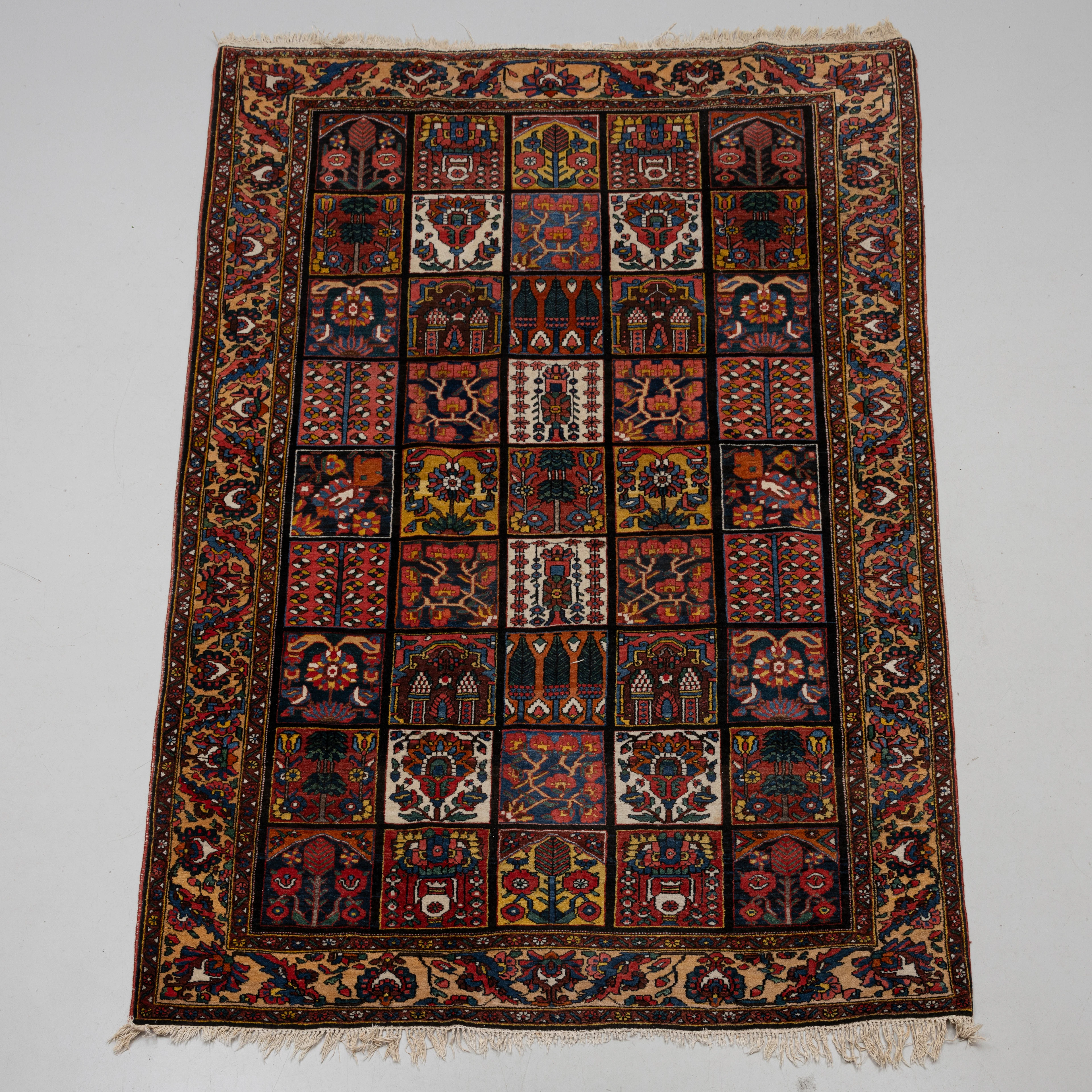 MATTA, Bakhtiari, ca 312x210 cm.
