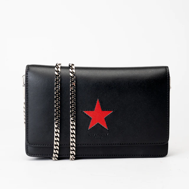 GIVENCHY. Handväska, "Pandora star wallet on chain", formgiven av