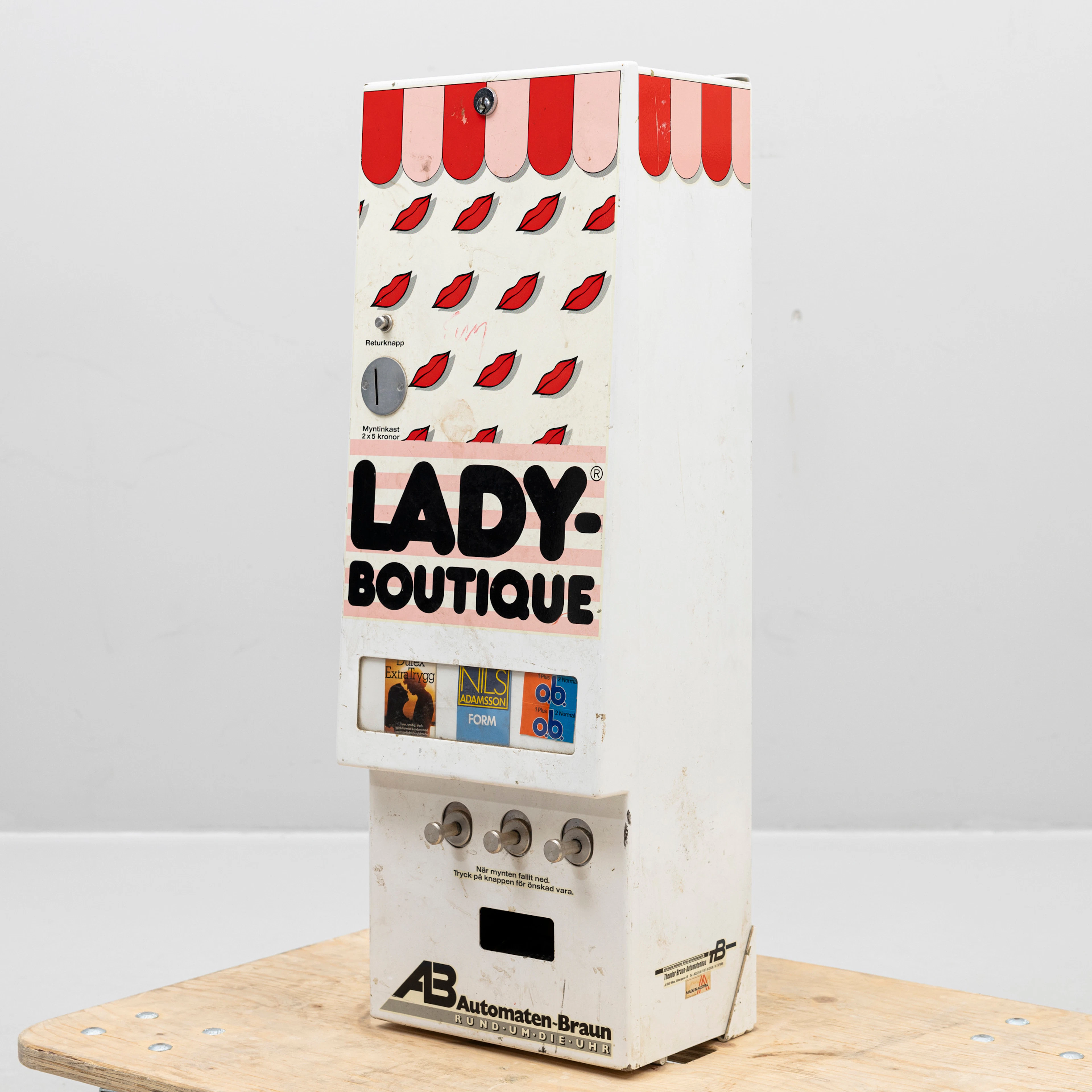 AUTOMAT för INTIMPRODUKTER, metall, "Lady Boutique", AB Automaten-Braun