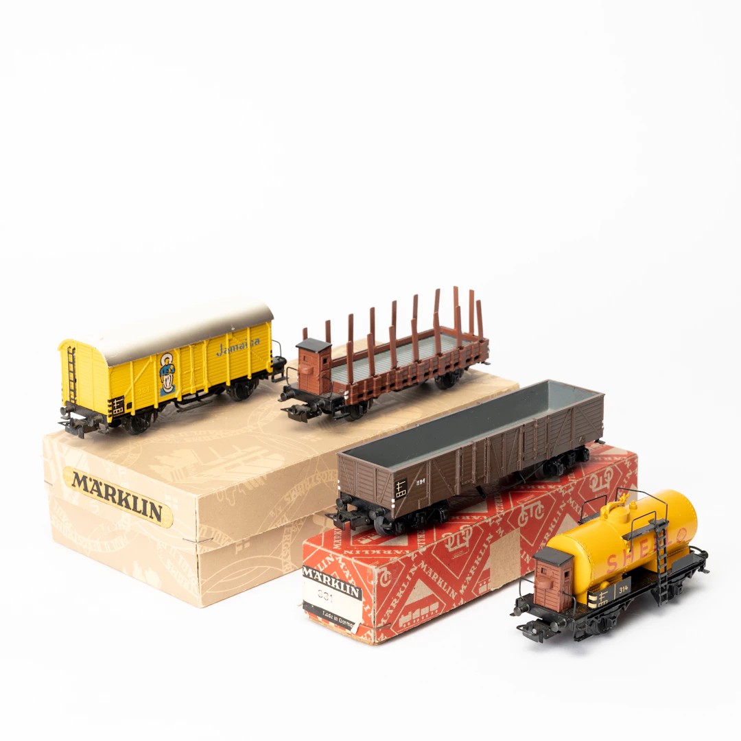 MÄRKLIN 4 st äldre godsvagnar, 314S, 326, 321 och 331 denna i originalkartong.