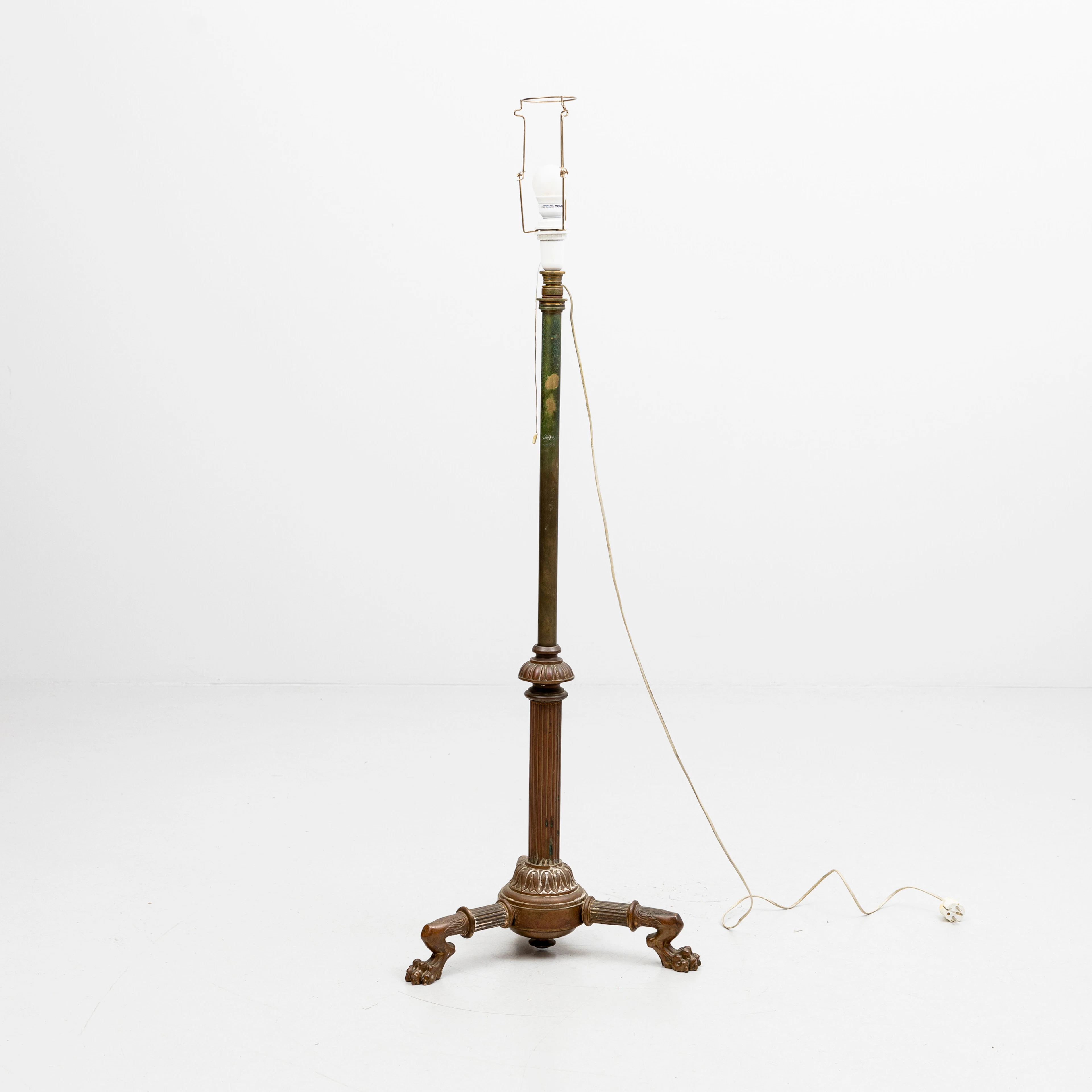 GOLVLAMPA, empirestil, brons, 1900-talets första hälft.
