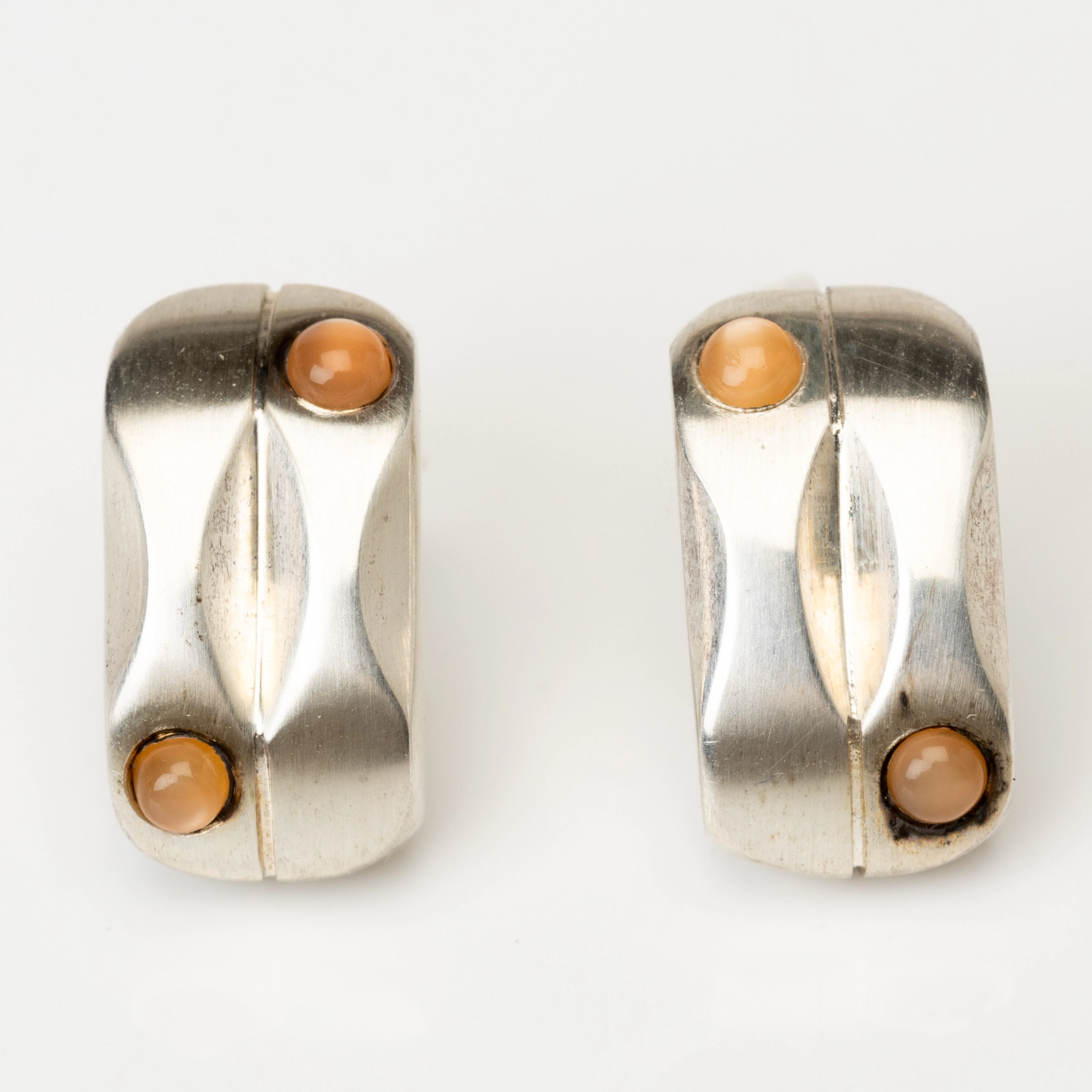 MARIA BERNTSEN. 1 par örhängen ur serien "Mirror", no. 261, sterlingsilver