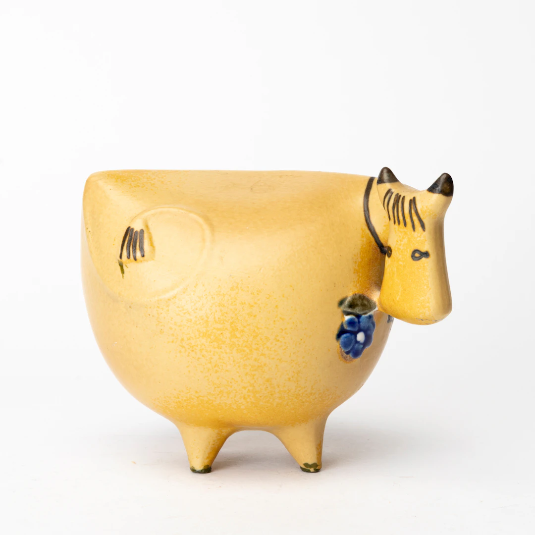 LISA LARSON. Figurin, stengods, "Ko", ur serien "Stora Zoo", Gustavsberg.