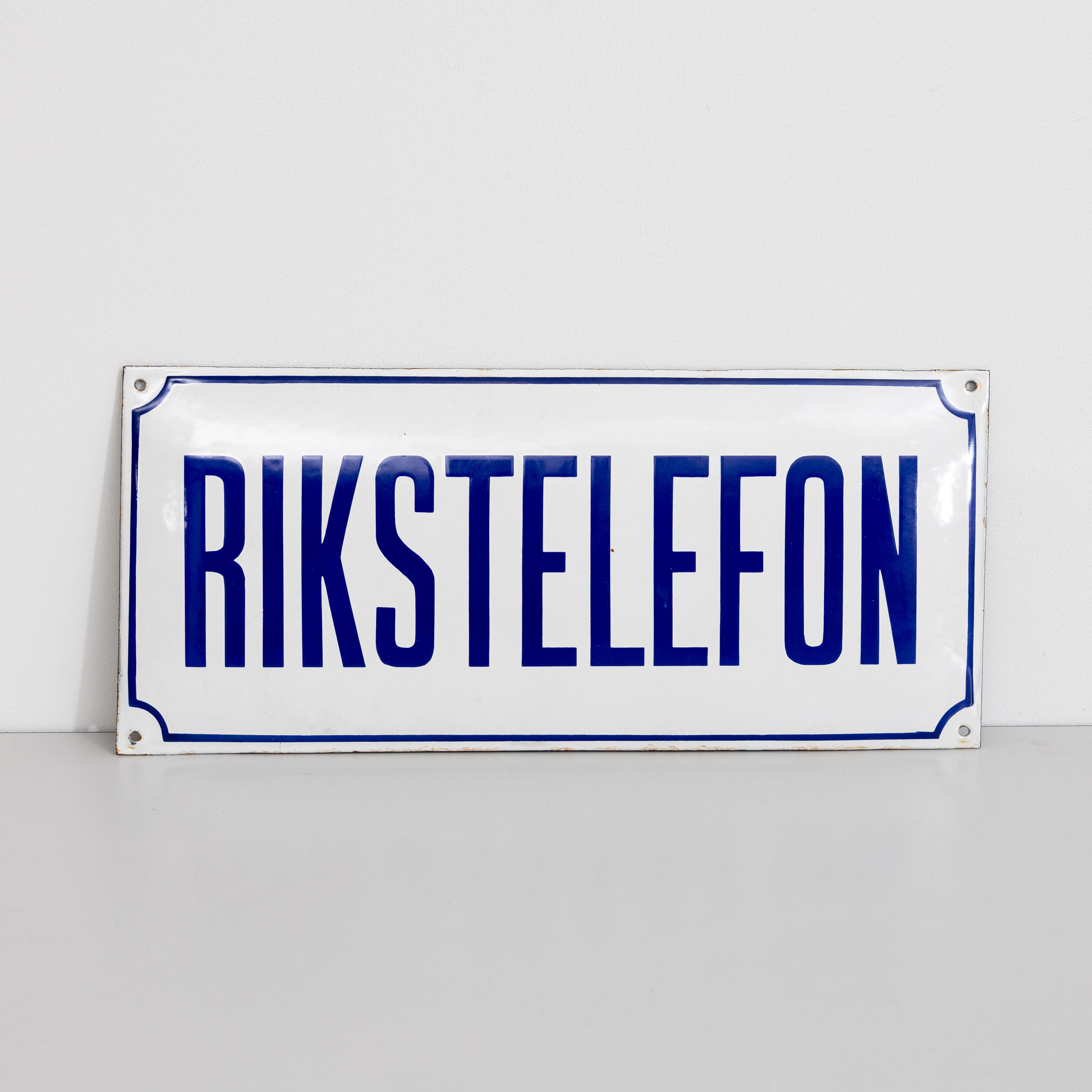EMALJSKYLT, Rikstelefon, 1900-talets första hälft.