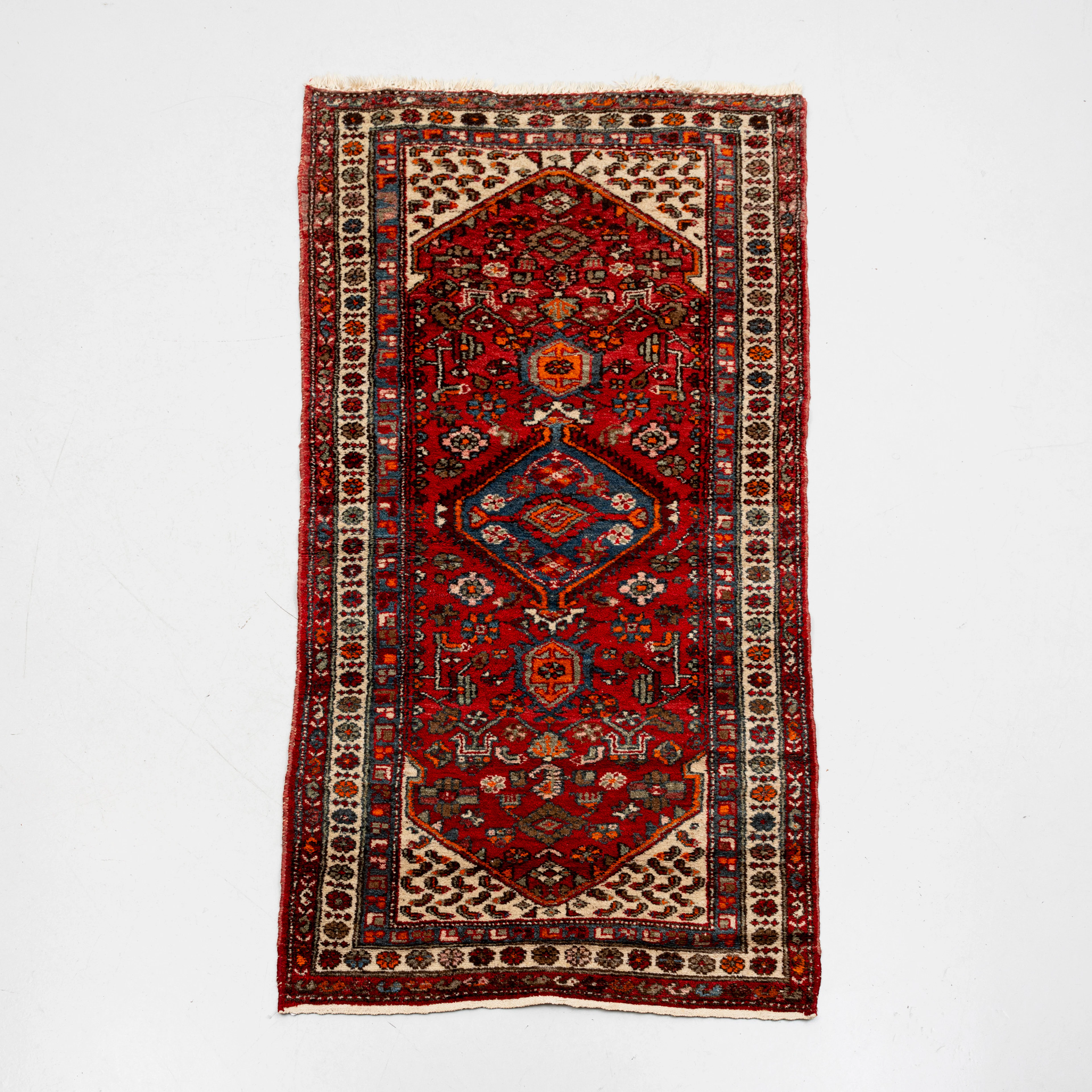 MATTA, hamadan, ca 200x105 cm.
