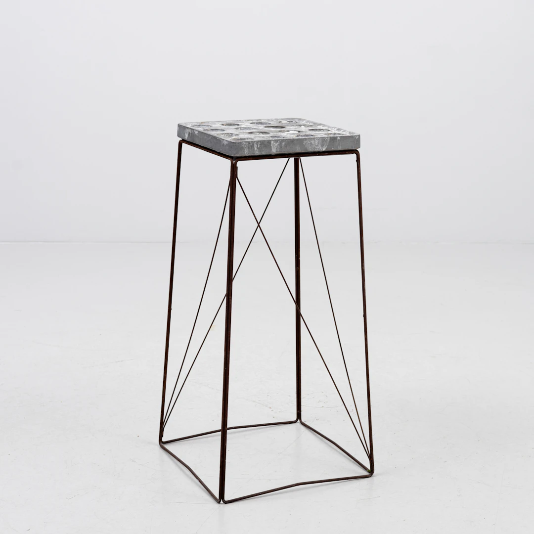 JONAS TORSTENSSON. "Stumpastaken", aluminium, benställning.