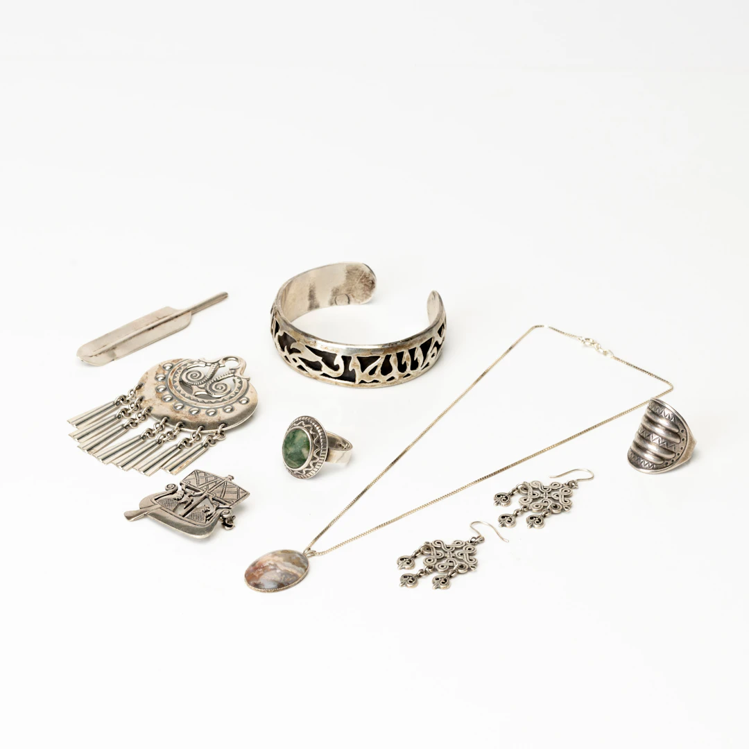 SAMLING SMYCKEN, 9 delar, silver, 1900-tal.