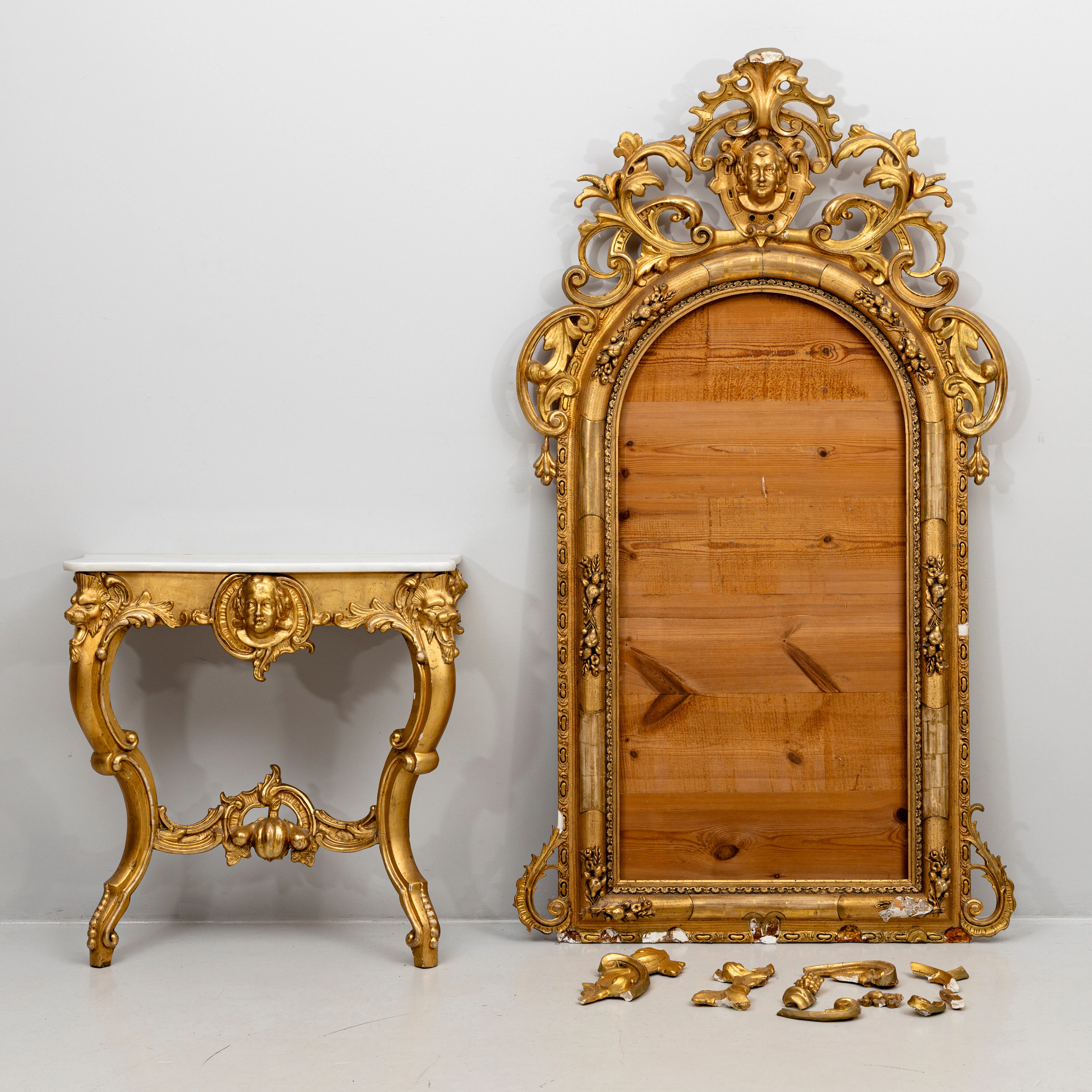 SPEGELRAM med KONSOLBORD, Nyrokoko, 1800-tal.