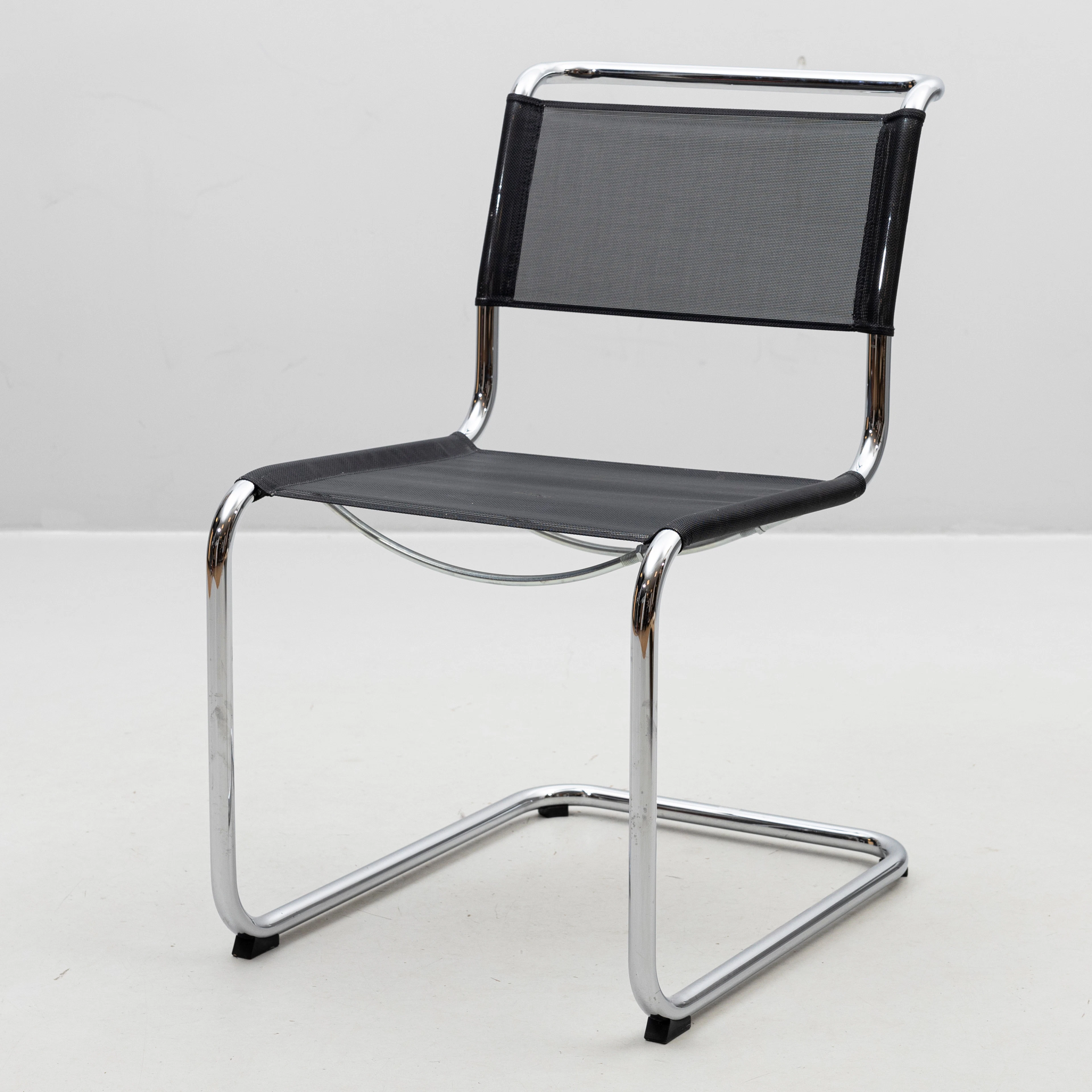 MART STAM. Fribärstol, stål och mesh, för Thonet.