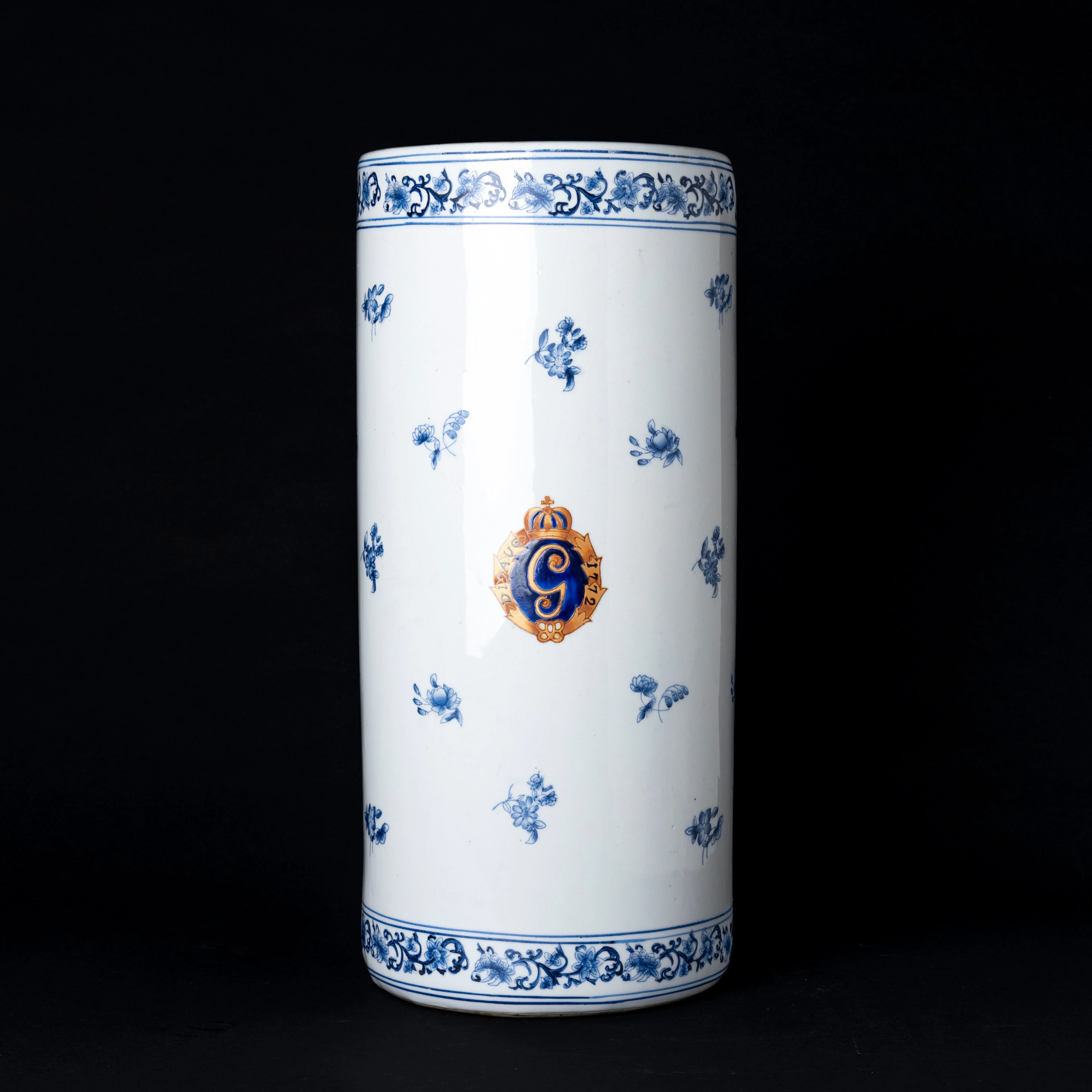 PARAPLYSTÄLL, porslin, Gustav III:s monogram, Simply Scandinavian, 2000-tal.