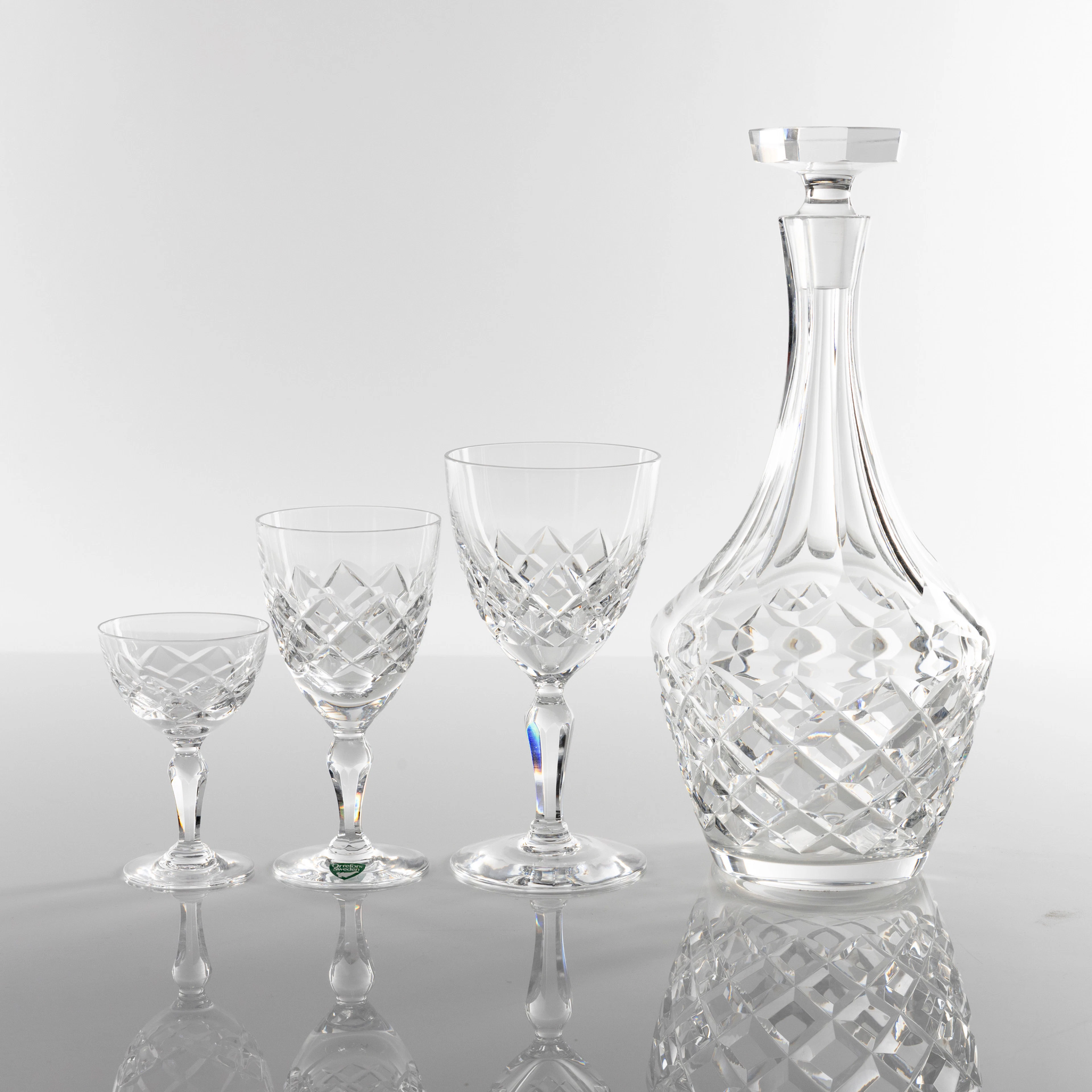 GUNNAR CYRÉN. Glas, 32 delar, "Karolina", Orrefors.