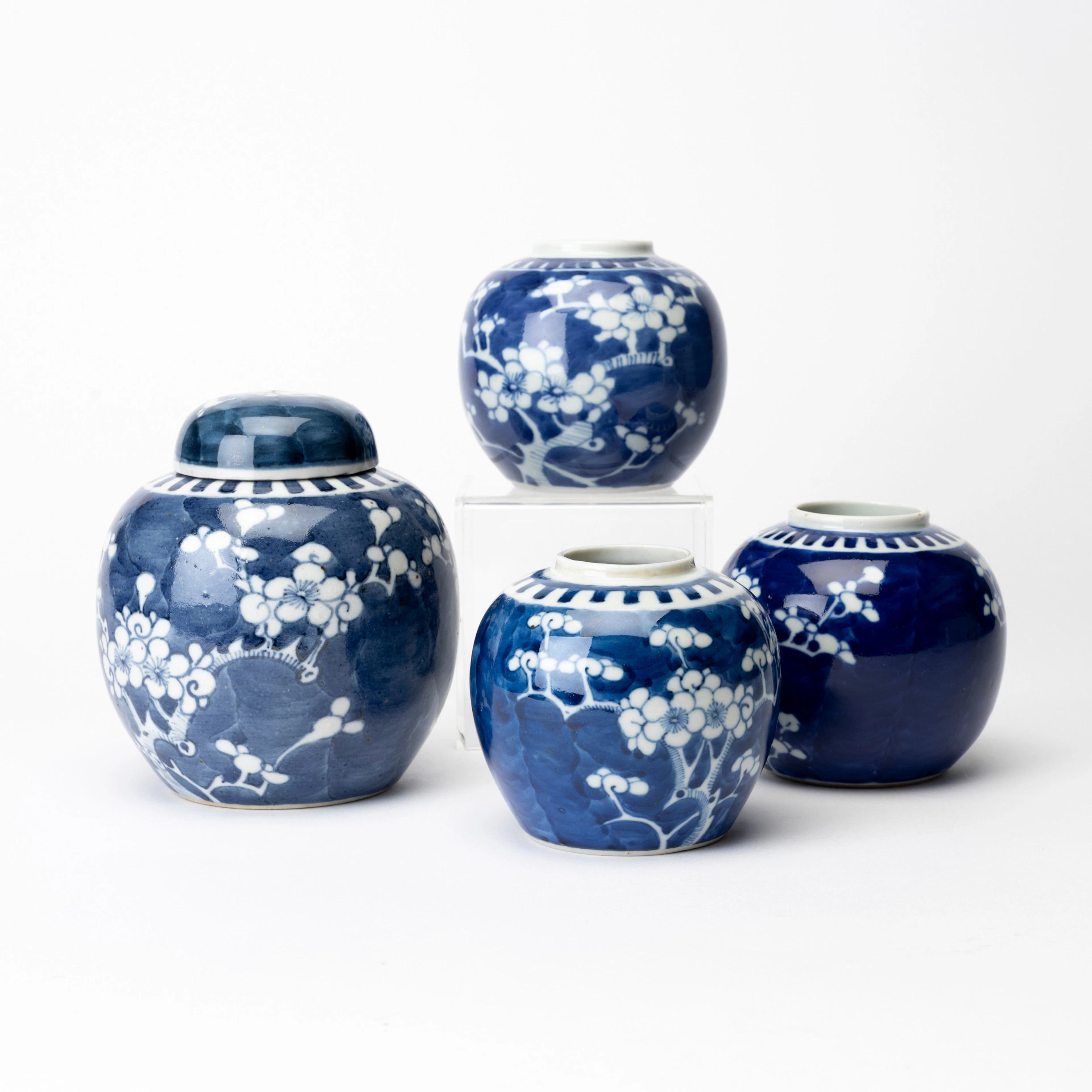 BOJANER, 4 st, Prunus, porslin, Kina, 1800/1900-tal.