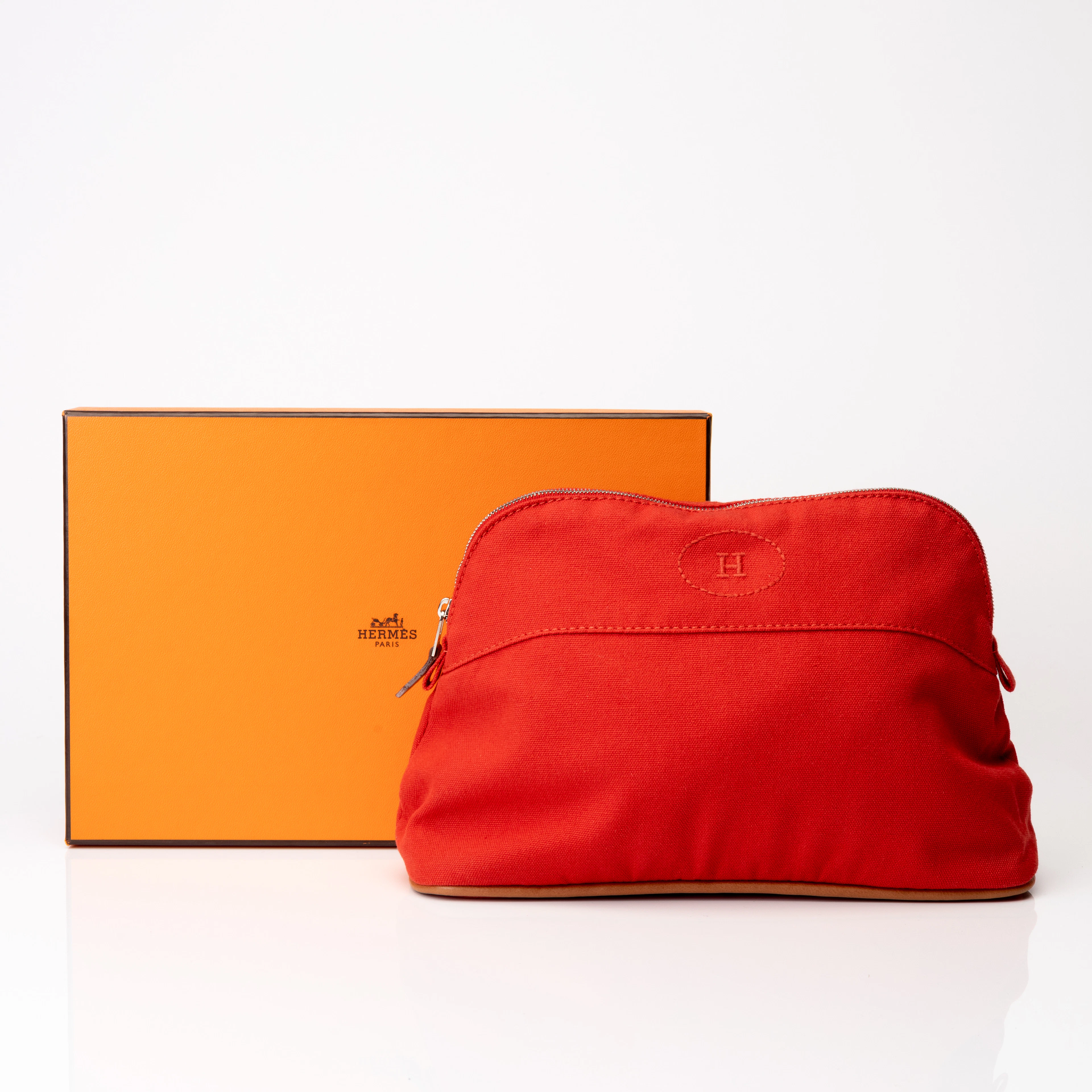 HERMÈS. Necessär, "Hermès Bolide Pouch MM/25", 2020-tal.