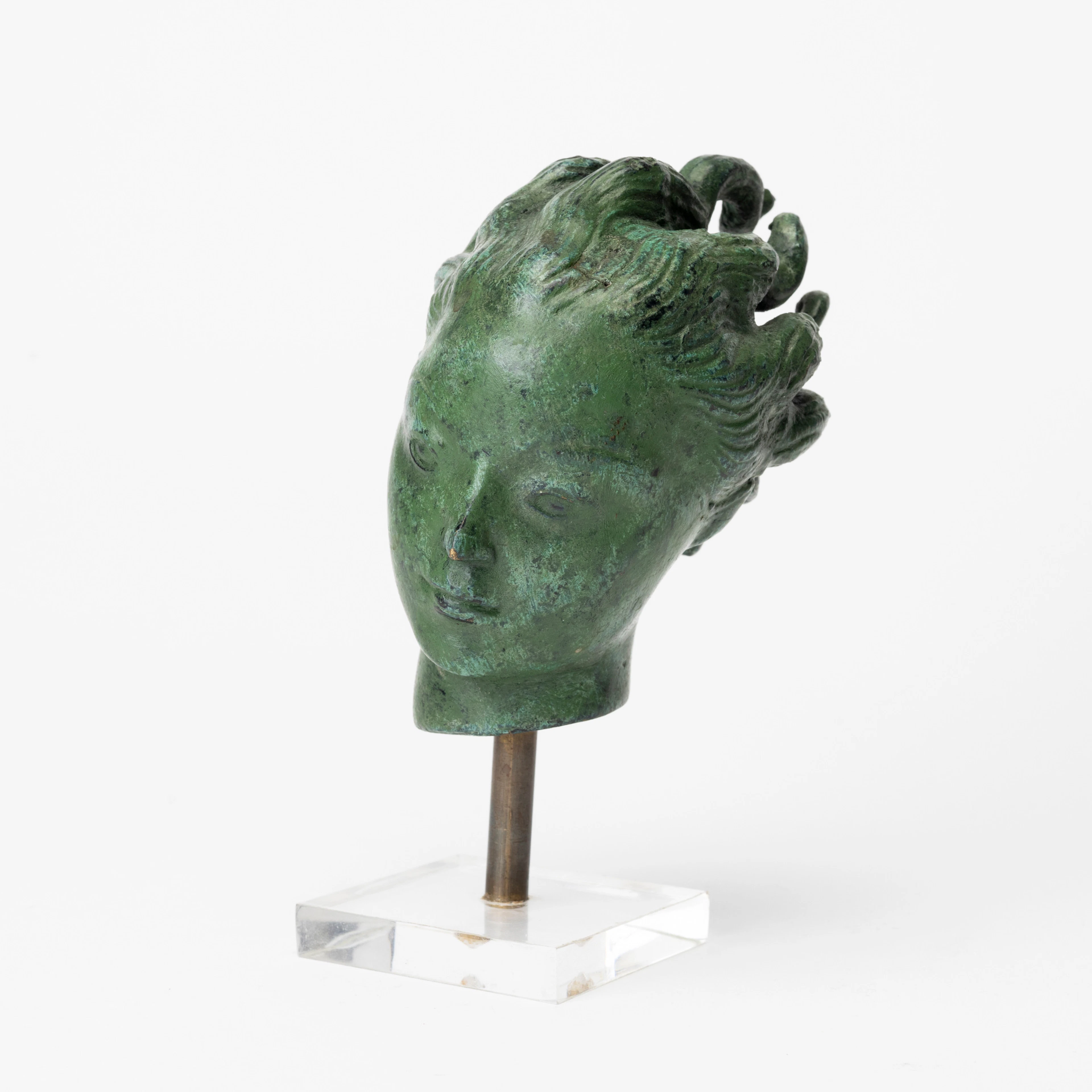 CARL MILLES. EFTER. Skulptur, "Änglahuvud", patinerad brons, sockel