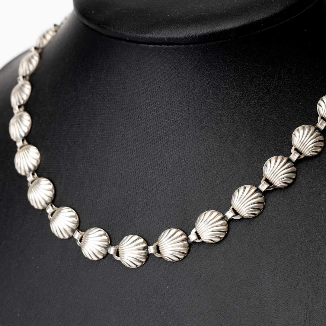 COLLIER, sterlingsilver, dekor av snäckor, Hermann Siersbol, Köpenhamn