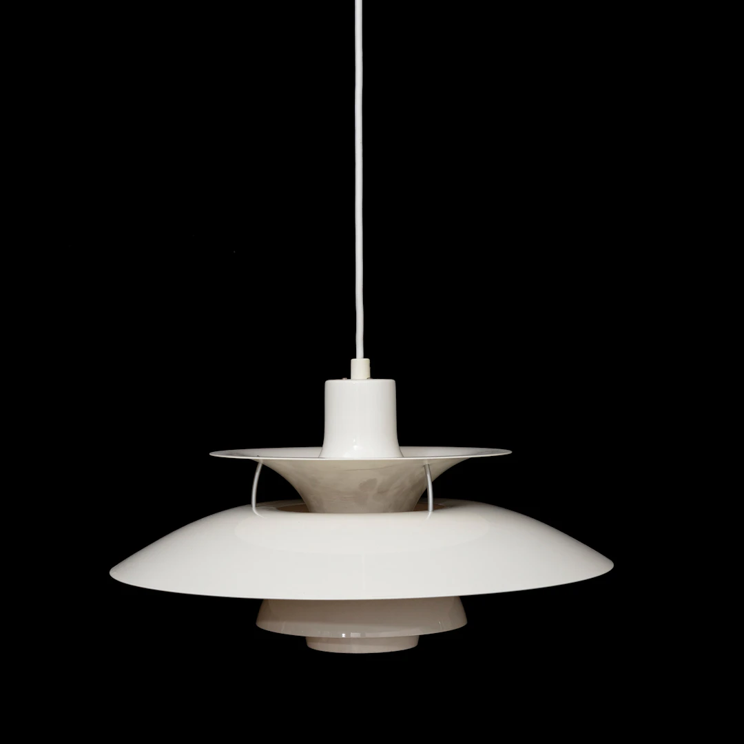 POUL HENNINGSEN. Taklampa, "PH 5", för Louis Poulsen, Danmark.