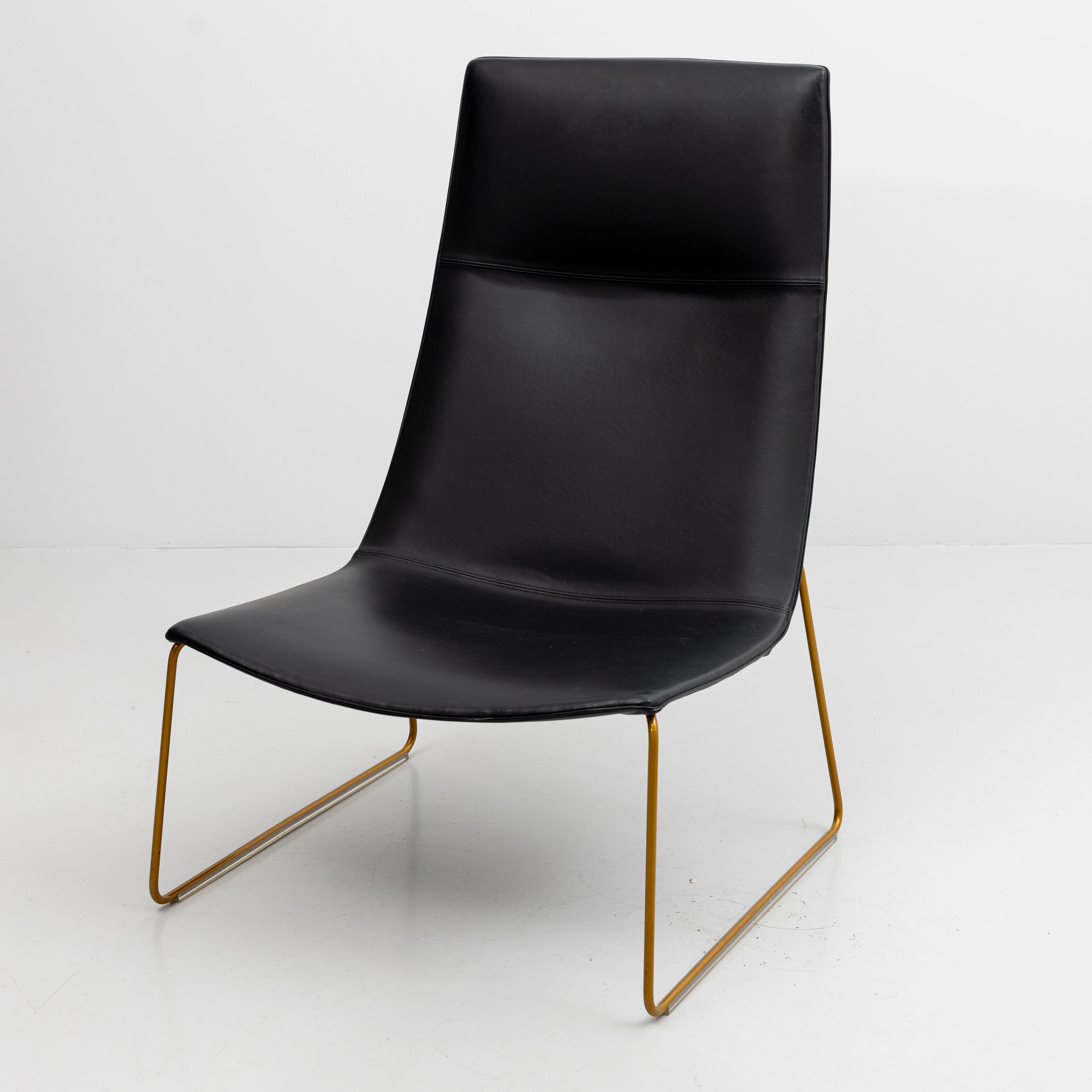 LIEVORE ALTHERR MOLINA. Fåtölj. "Catifa 70", skinnklädsel, etikettmärkt